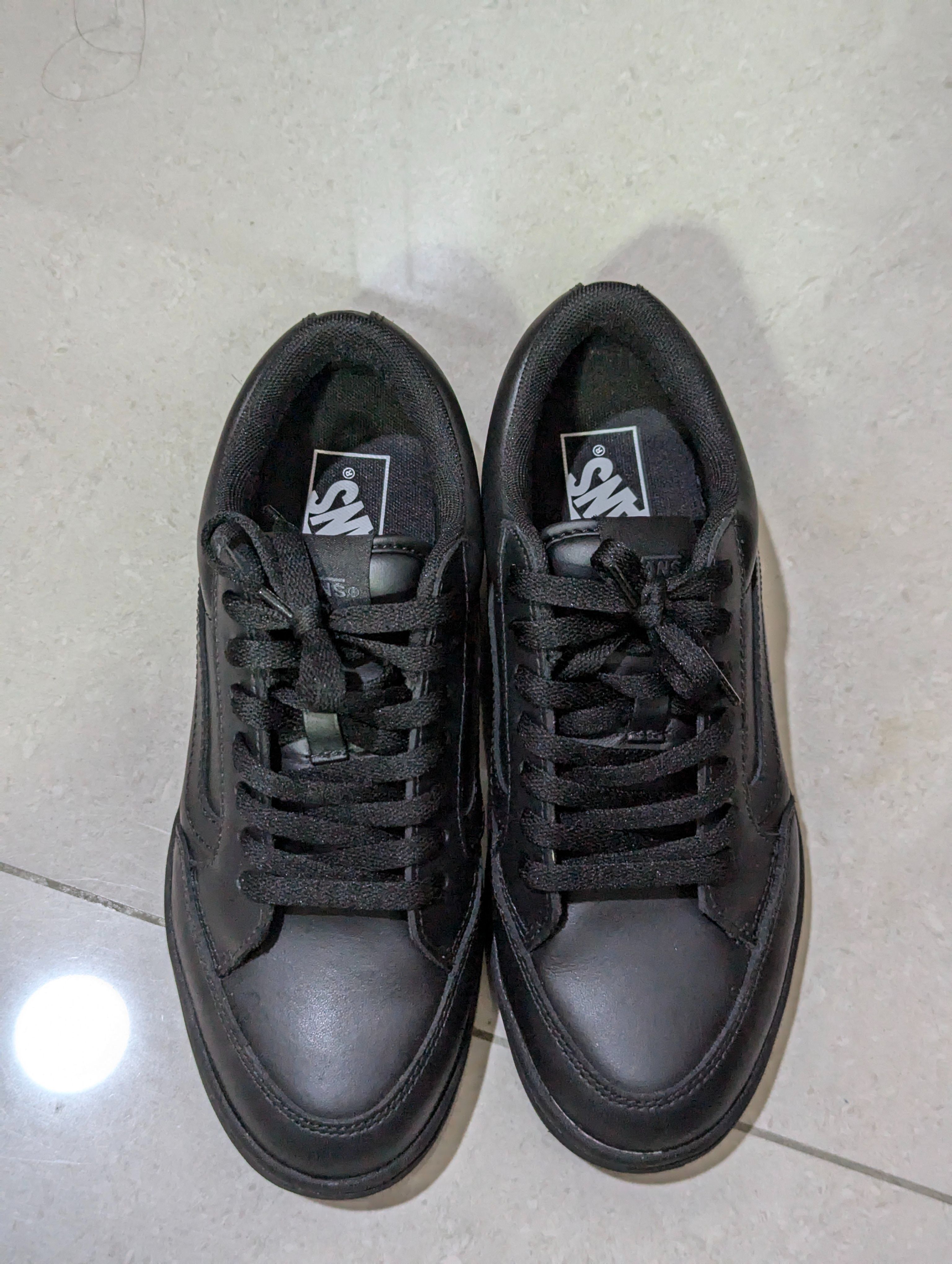 VANS黑色休閒鞋