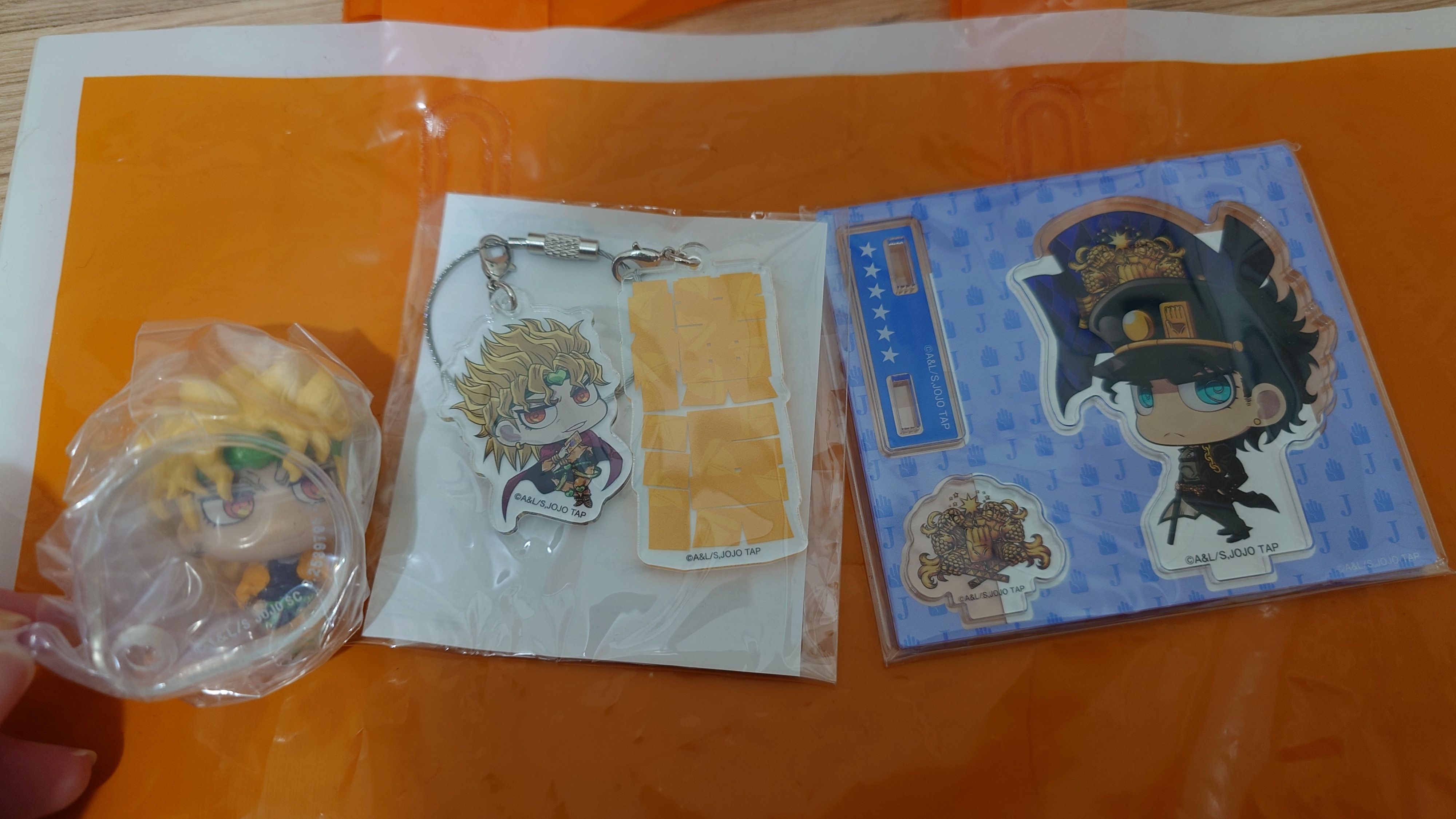 DIO 扭蛋+DIO橫濱限定吊飾+承太郎立牌