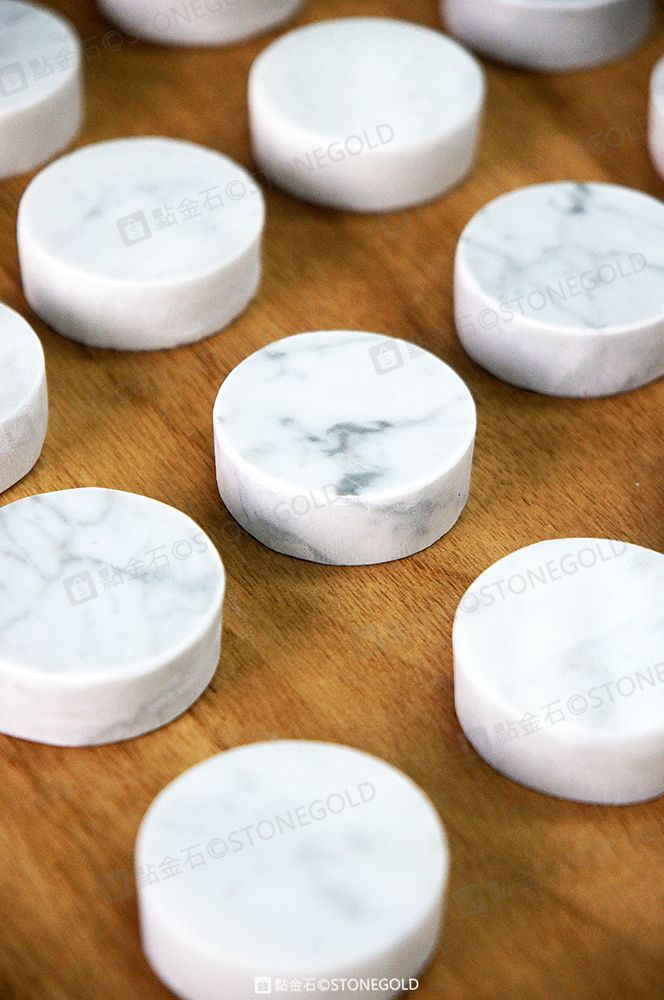 天然大理石圓盤【圓形板】隔熱墊。布鎮。石鎮。紙鎮。飾品展示。攝影道具。起司盤。皮雕。金工。香氛蠟燭墊。圓石墊。音響墊。