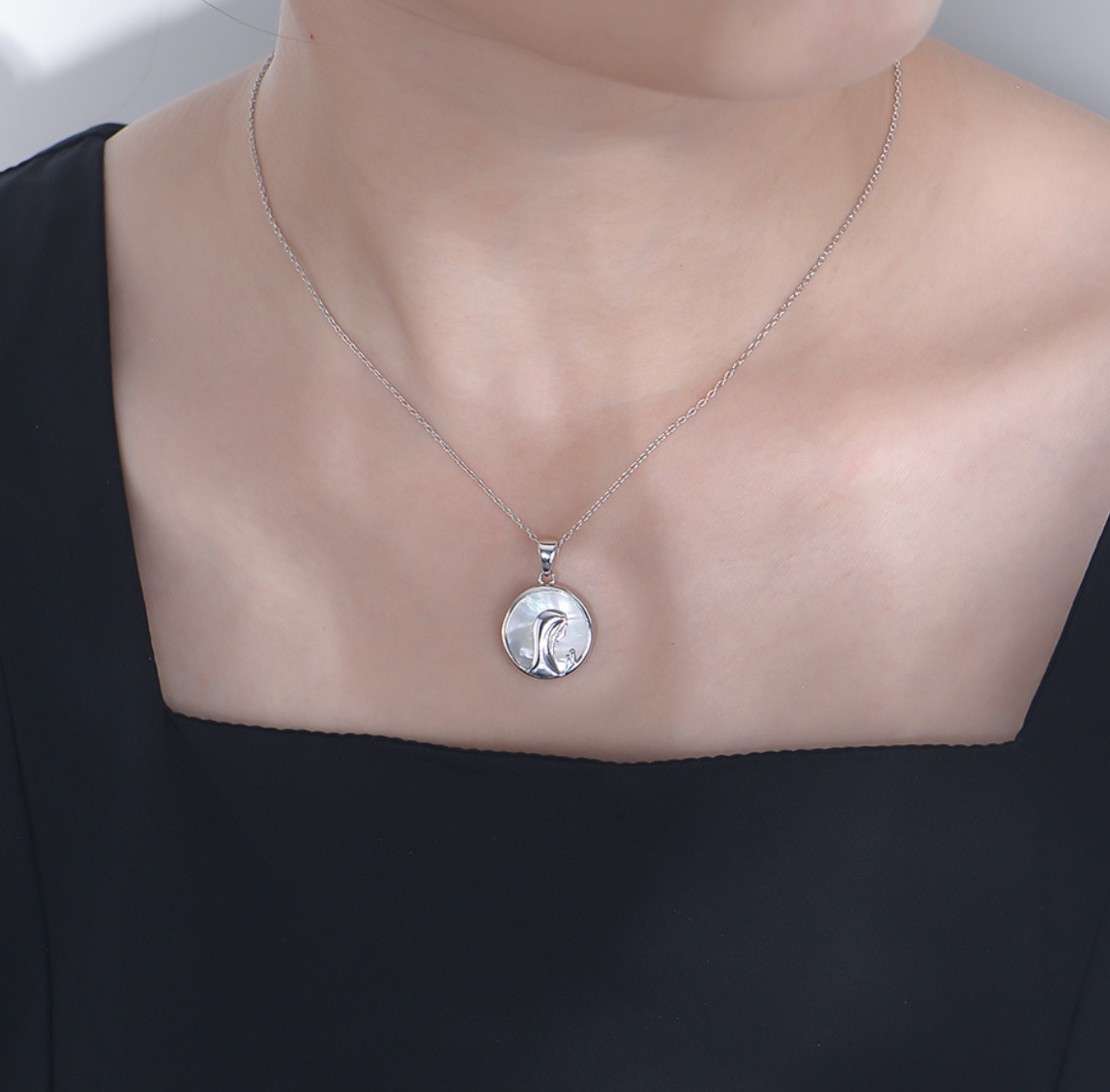 【Dolly’s】韓-全純 祈福  天然白色貝殼祈禱聖母 情人節禮物鎖骨鏈 308A18