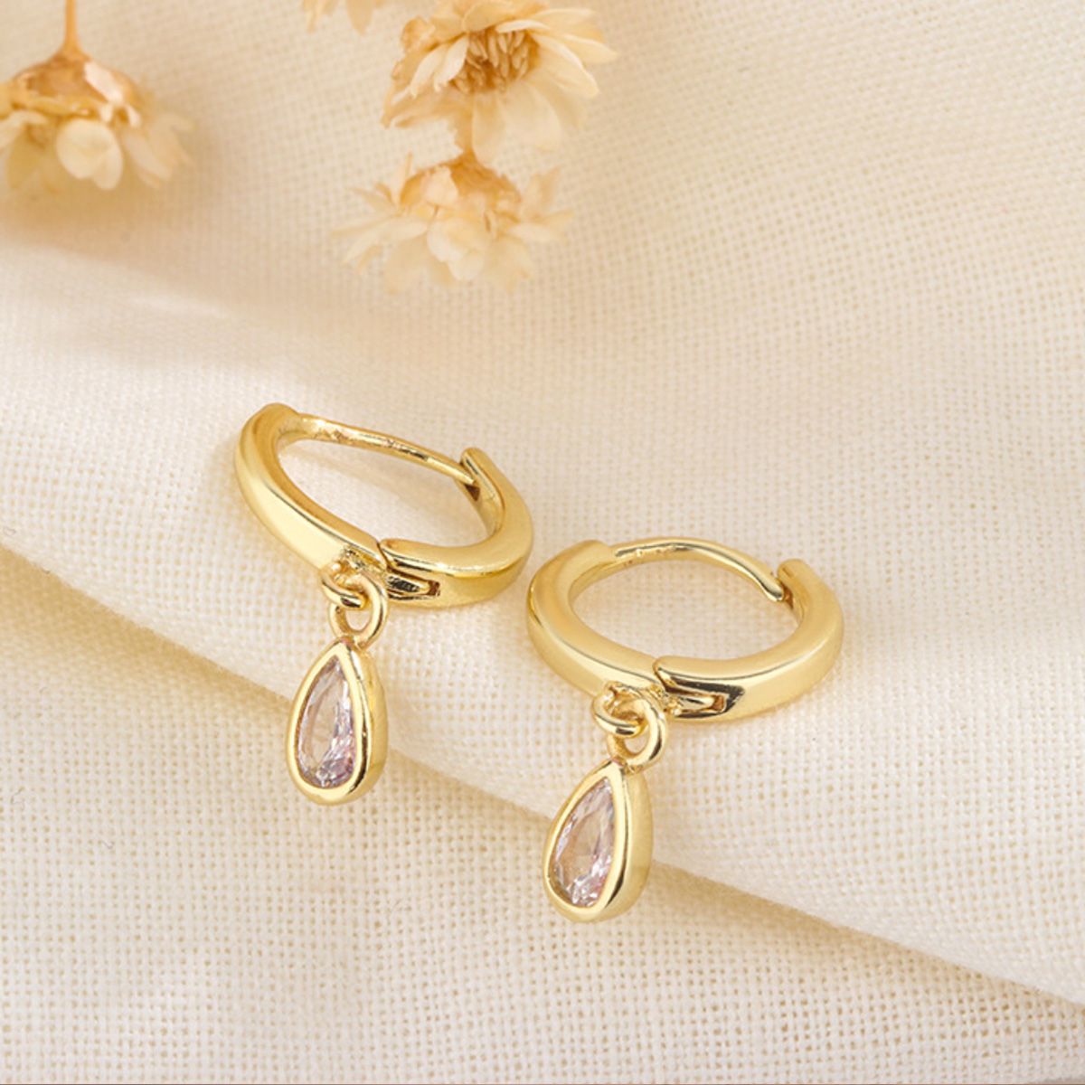 【Dolly’s】韓-全純銀 滴滴愛戀 水滴形鋯石耳墜C形 情人節禮物耳環耳釘 308D32