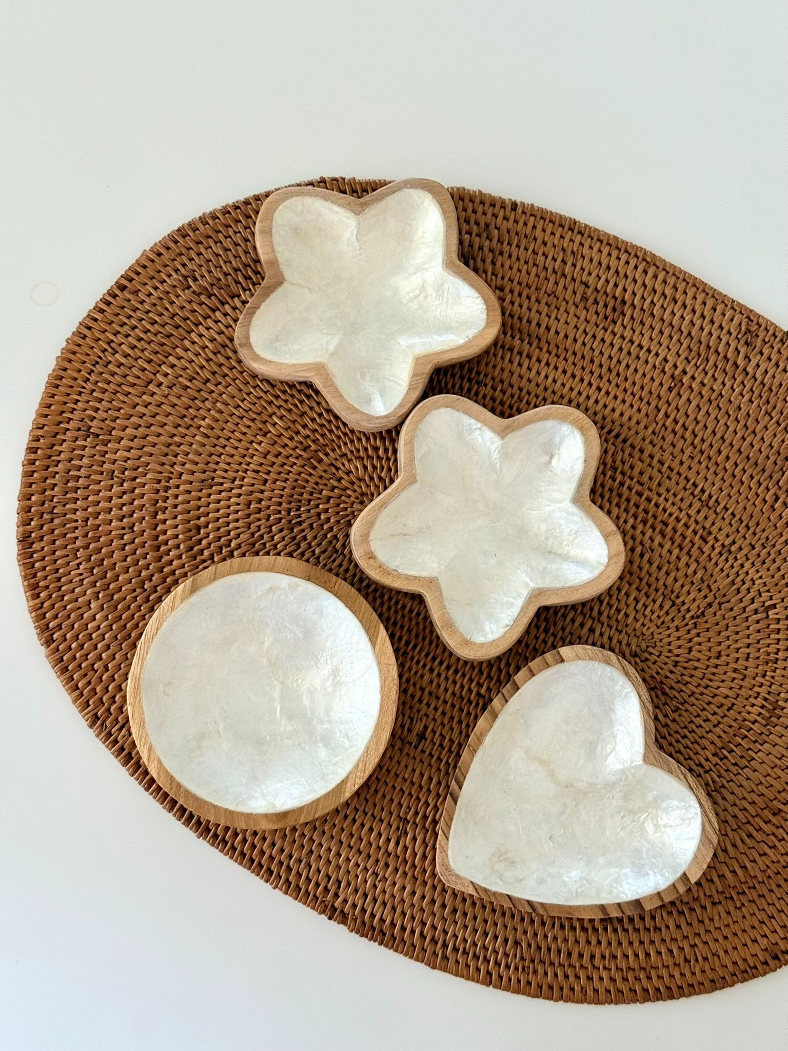 DecoDazzle🪬峇里島手工貝殼木頭碟