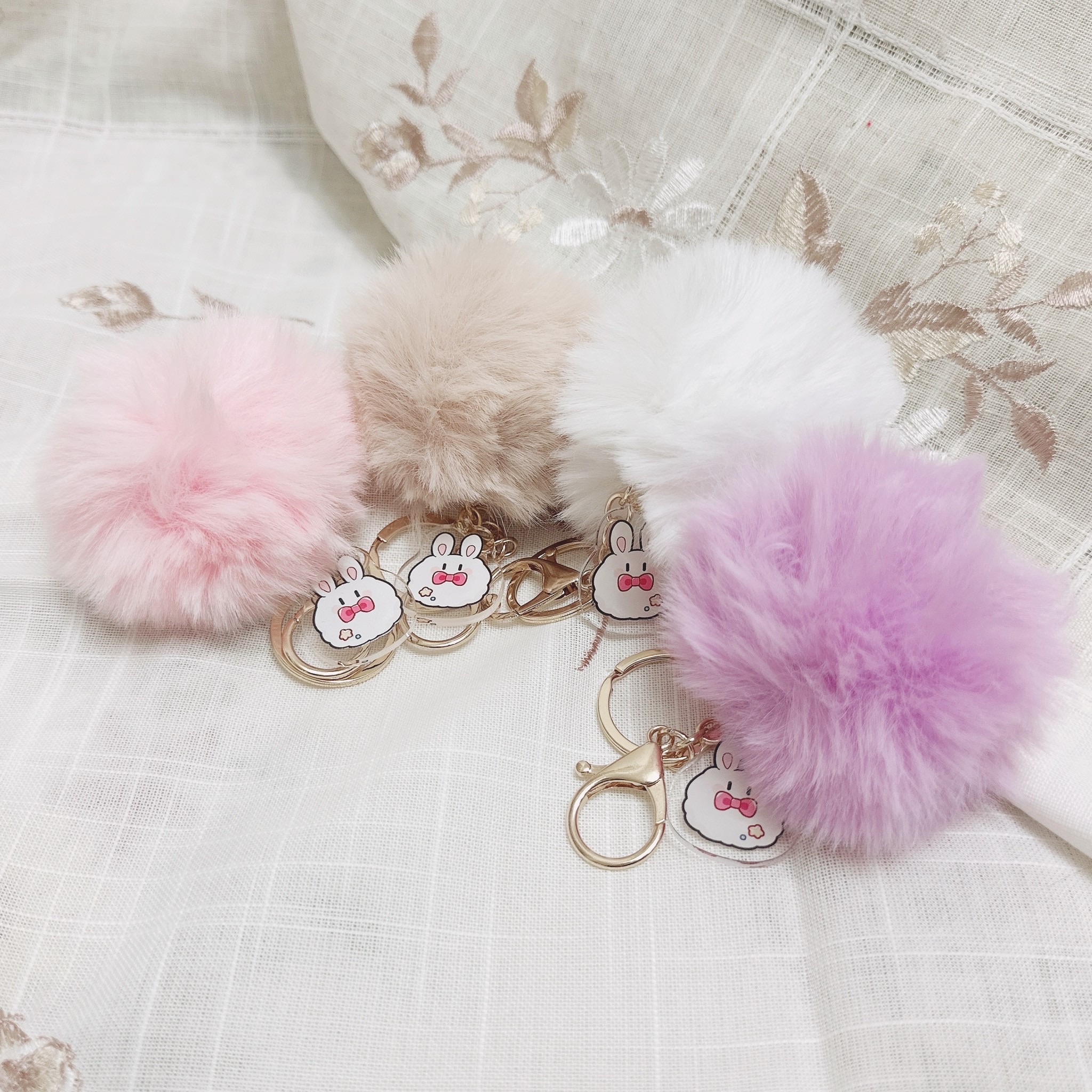 毛球兔兔吊飾