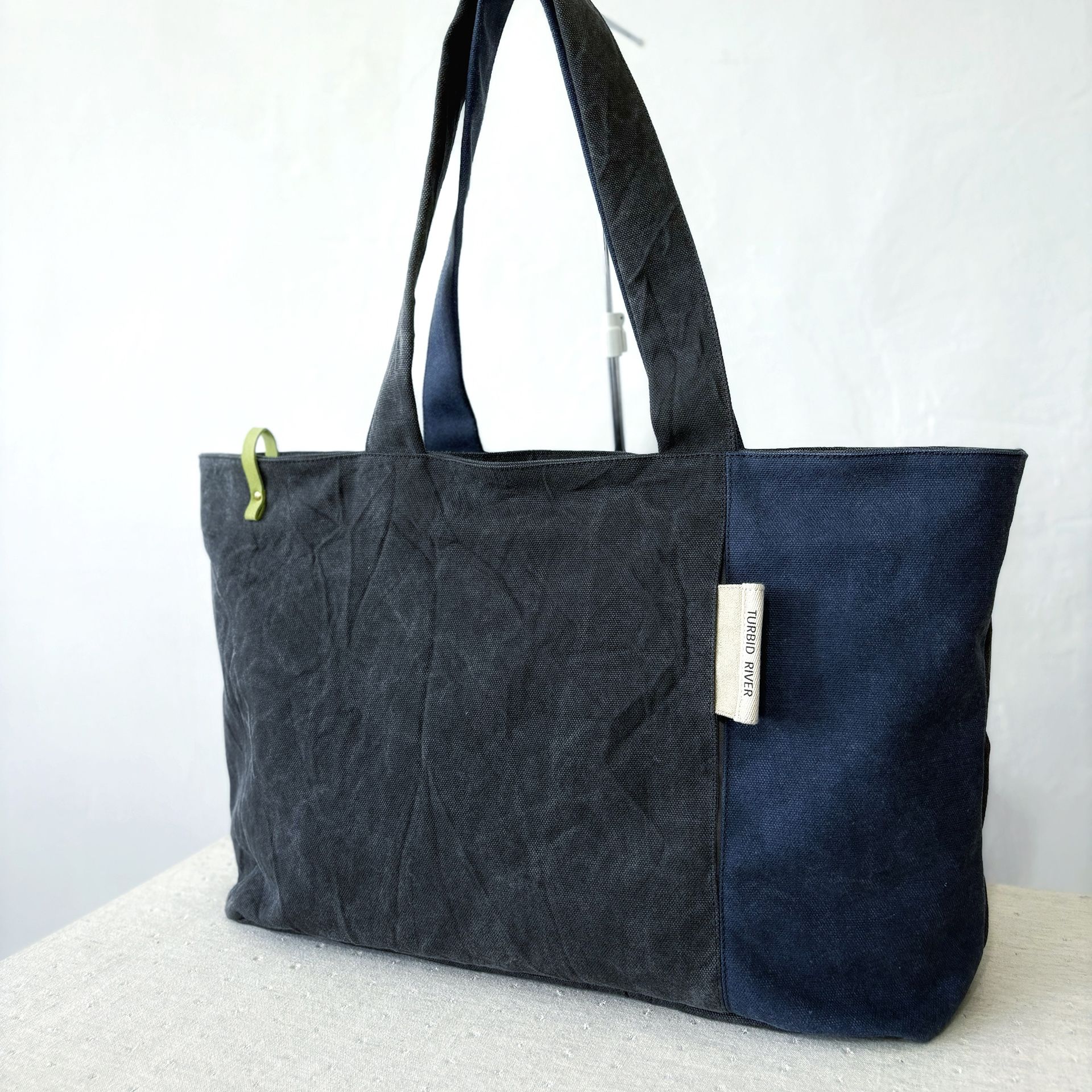 | 15吋 X 冬岩黑 | 自然四景系列 大容量托特 | 厚磅水洗帆布 |