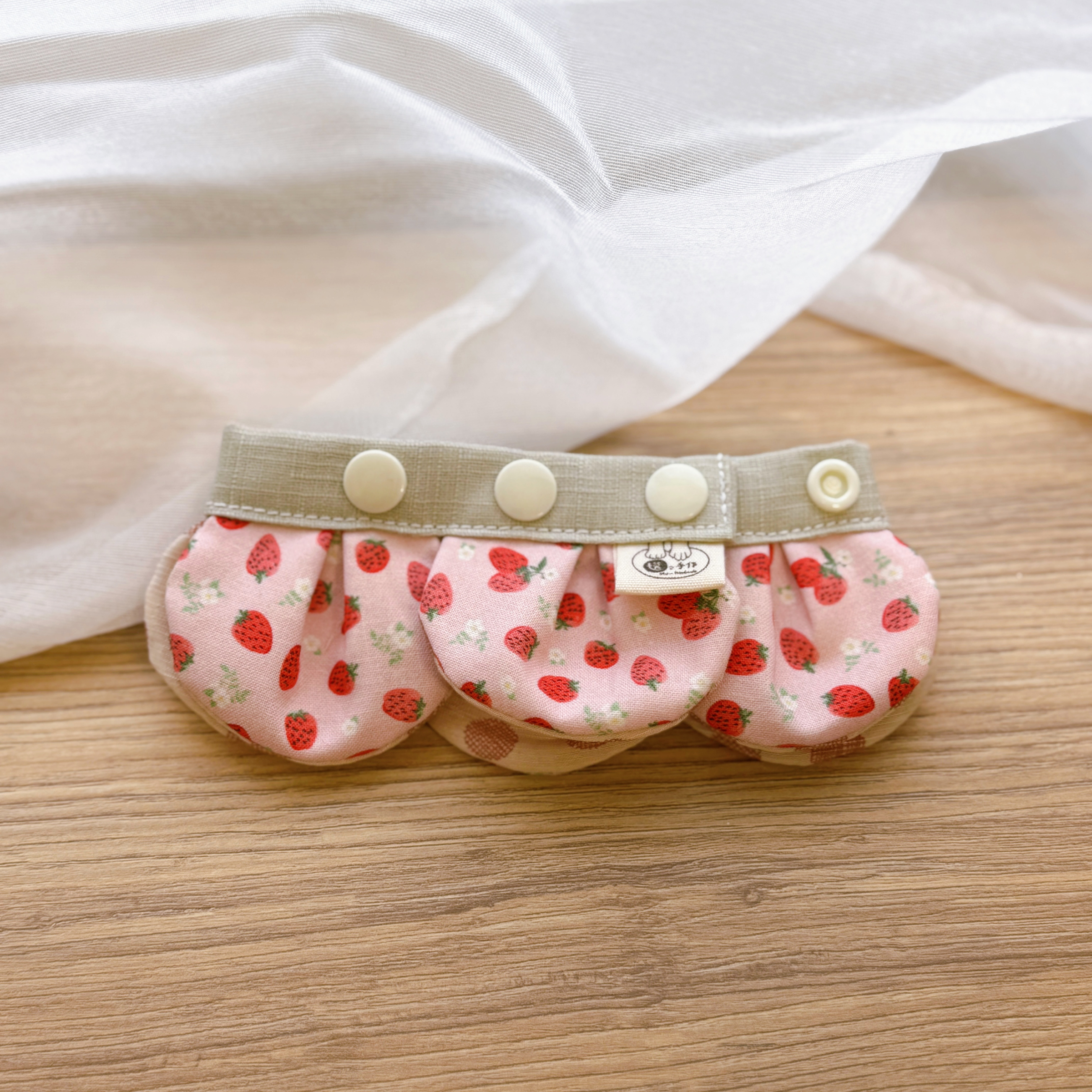 配色花瓣領巾—芝芝草莓