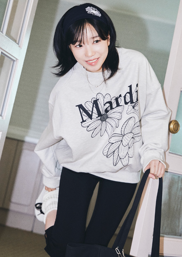 Mardi mercredi 三朵花花大學踢 SWEATSHIRT TRIPLE FLOWER