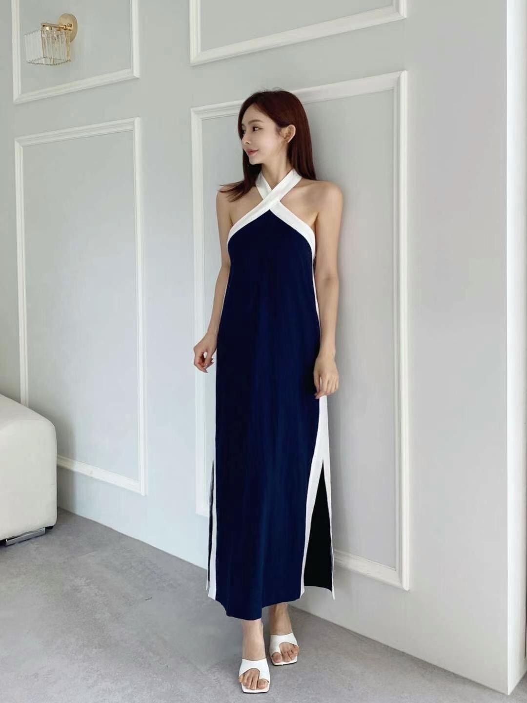 維也納女神 開衩露背長洋 超性感!!