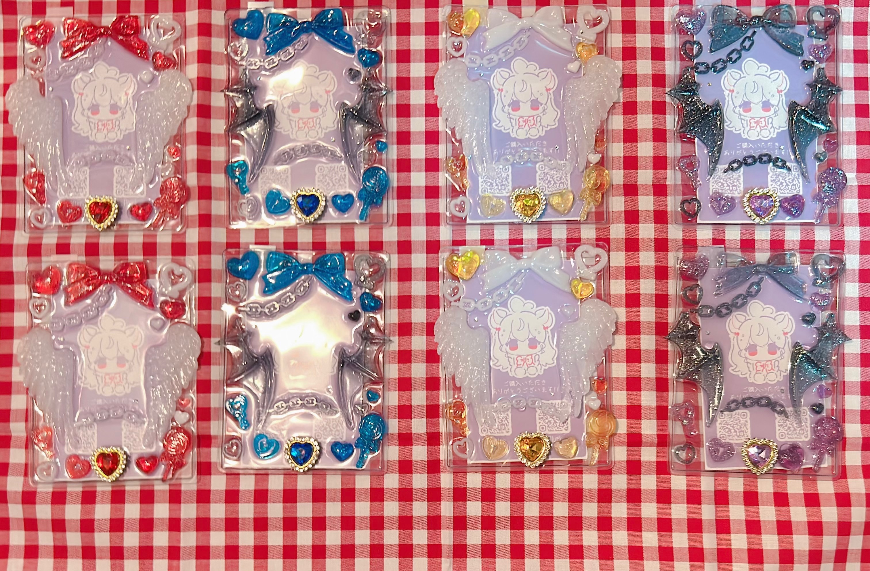 惡魔天使UV卡套（尺寸：7.6cmx10.1cm）惡魔翅膀兩側較尖放置卡片時請拿小心