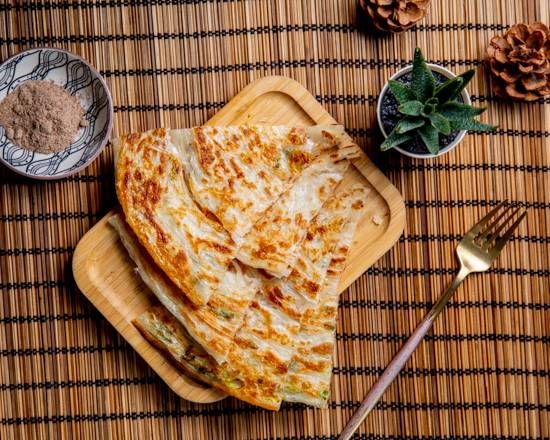 手工蔥油餅（冷凍熟食）切三角形