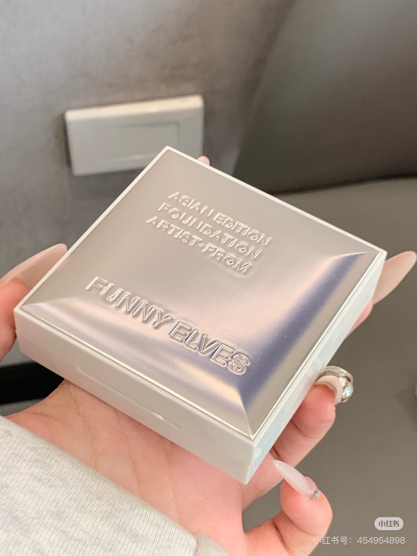 Funnyelvs 方里小白餅