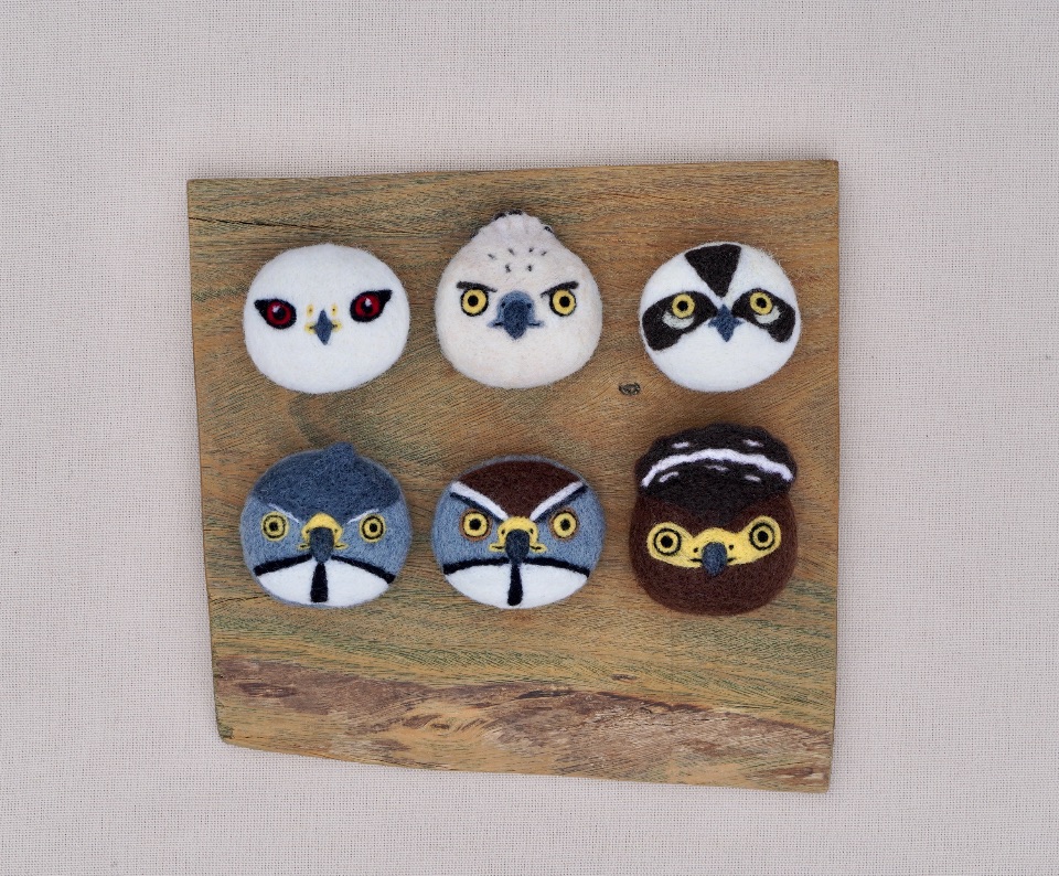 鷹式小點胸針系列