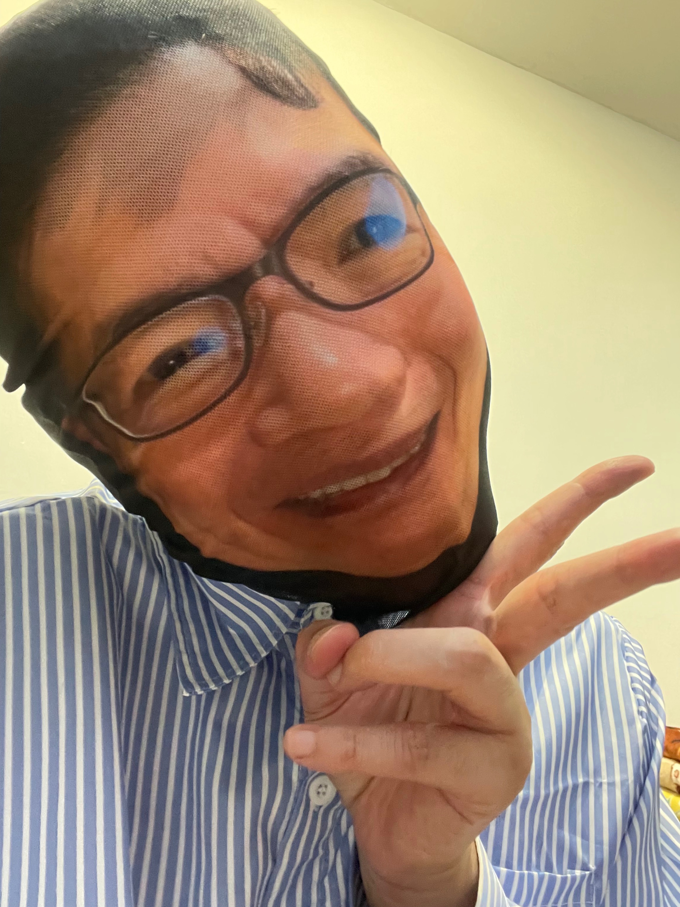 蔡醫師市集夯爆的蔡頭套