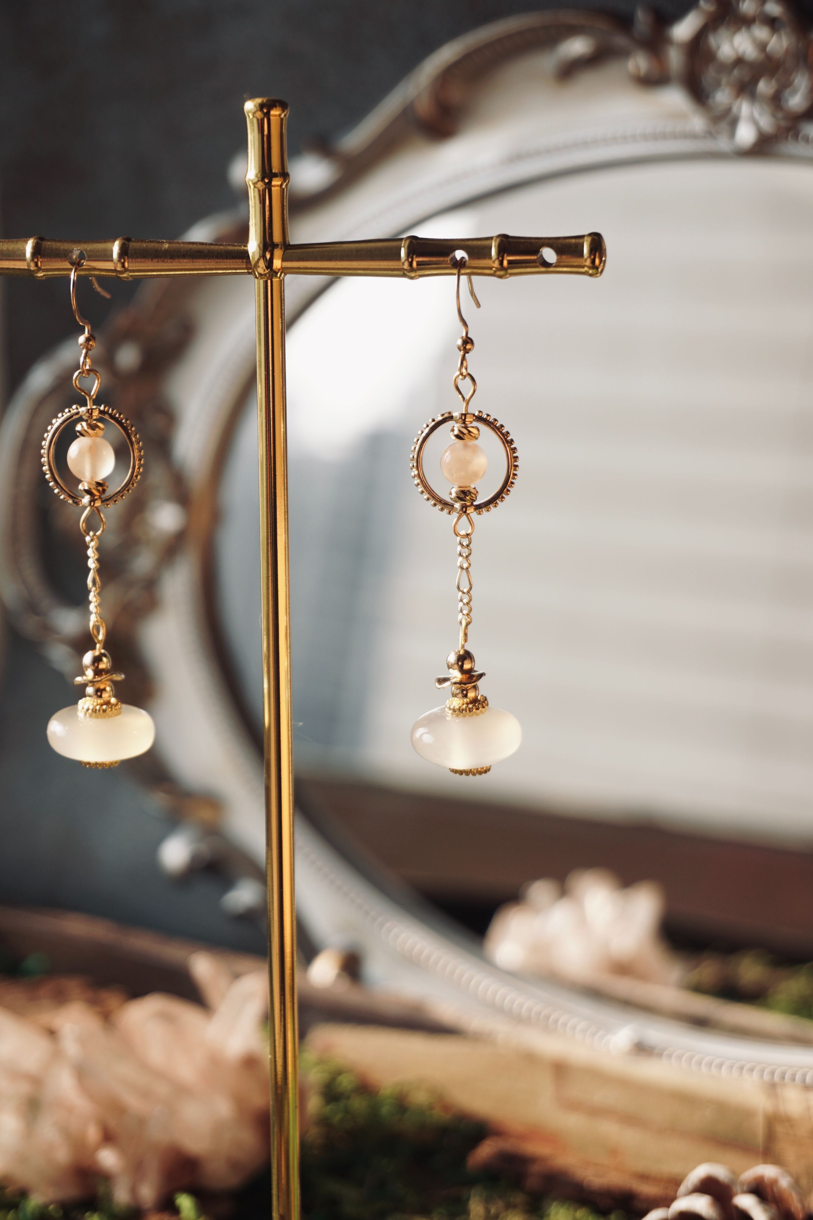 繁花搖曳/ 櫻花瑪瑙、白瑪瑙/ 耳環/ 好運降臨