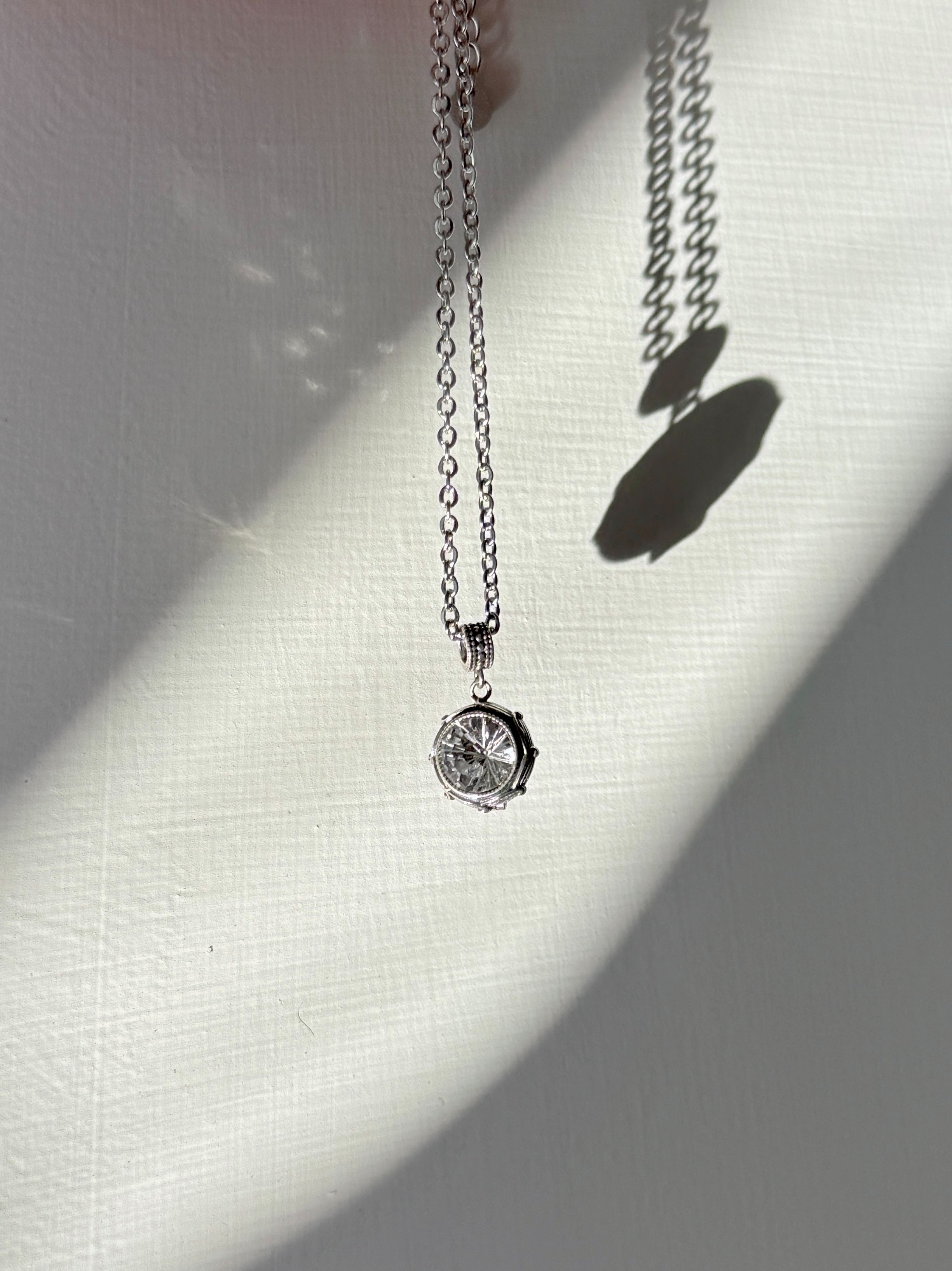 古典浮雕感｜白水晶項鍊