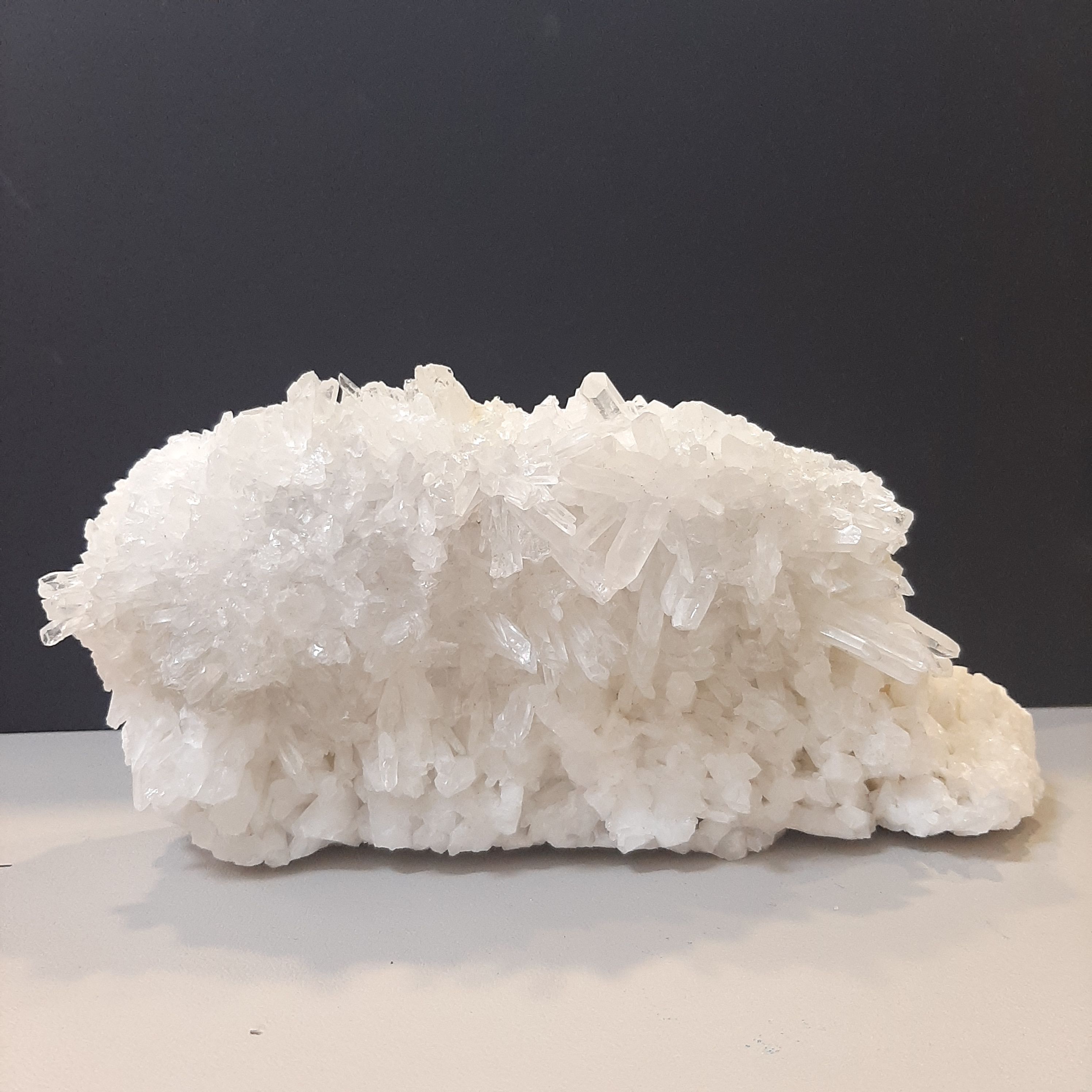 白水晶簇1.37公斤