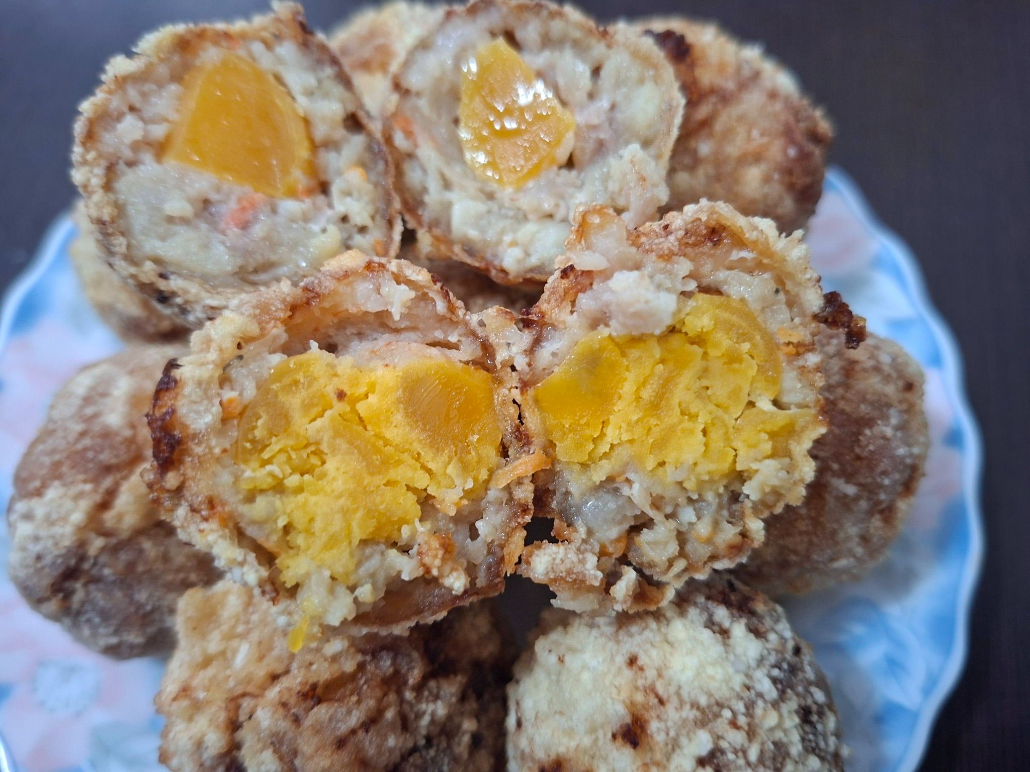 【新品】蛋黃花枝肉丸