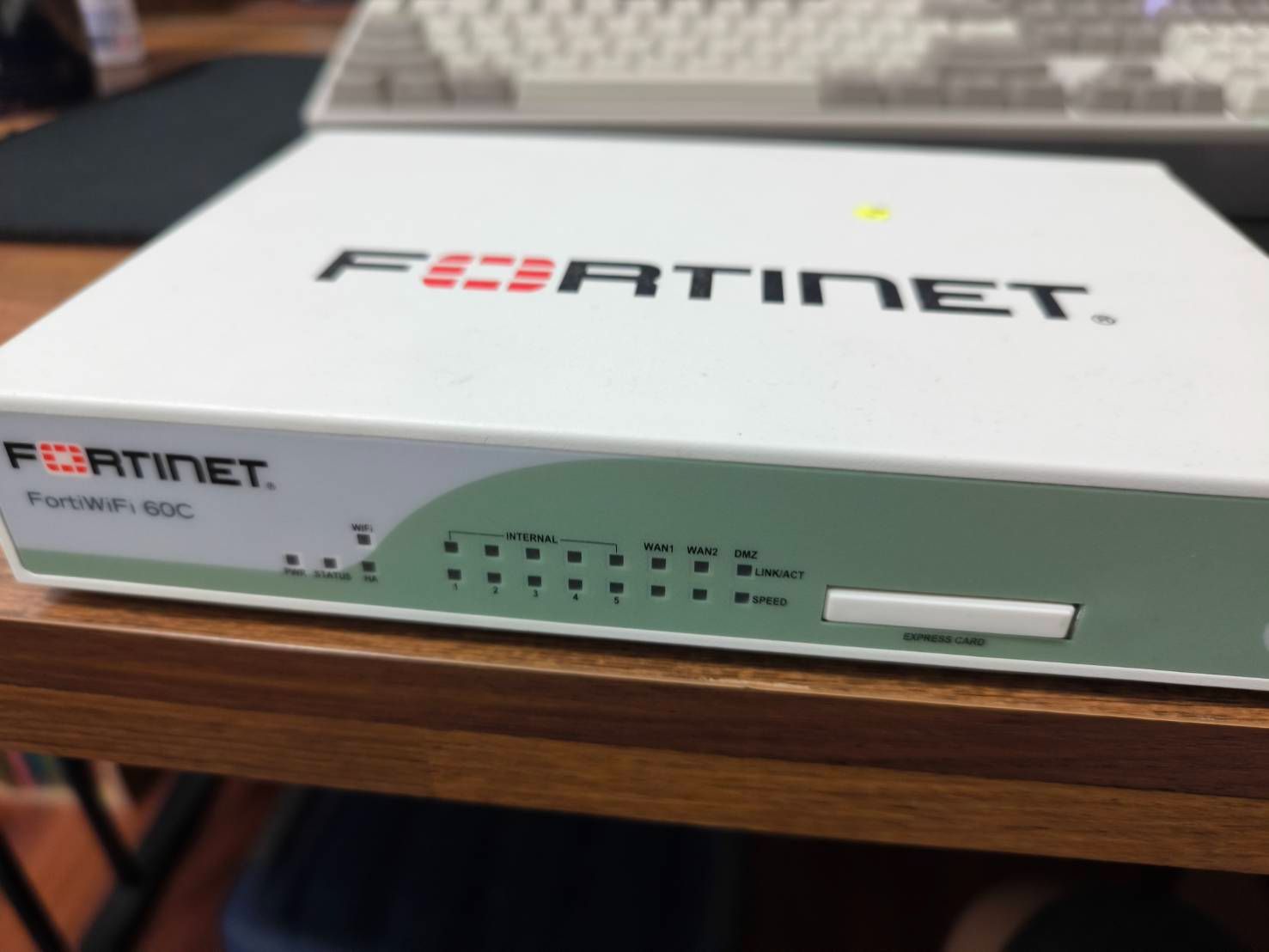 6.[忘記購買時間/無保/200 ] FORTINET 60C+電源供應器，買來研究後來沒空