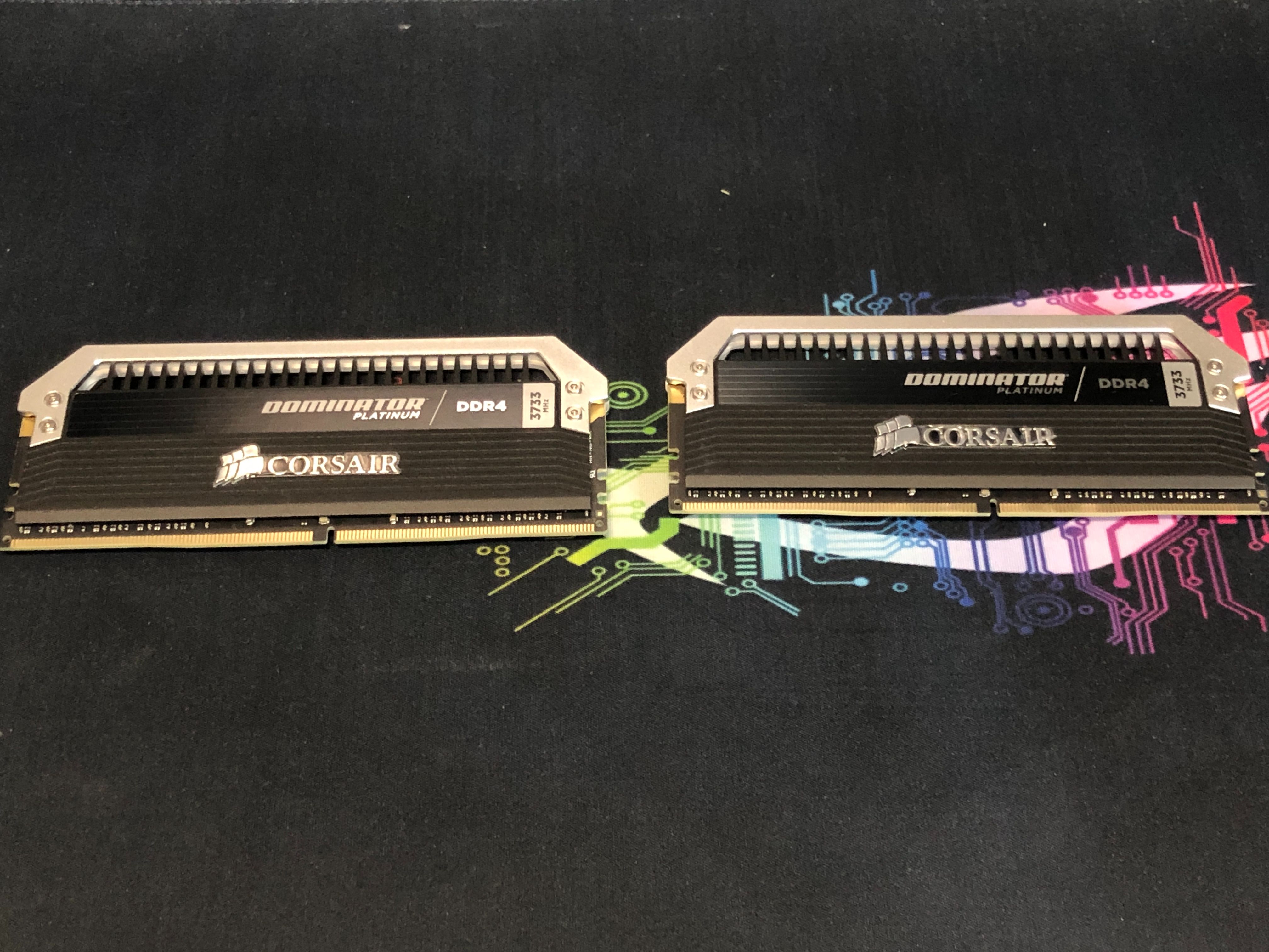 DOMINATOR® PLATINUM 8GB （2 x 4GB） DDR4 DRAM 3733MHz C17