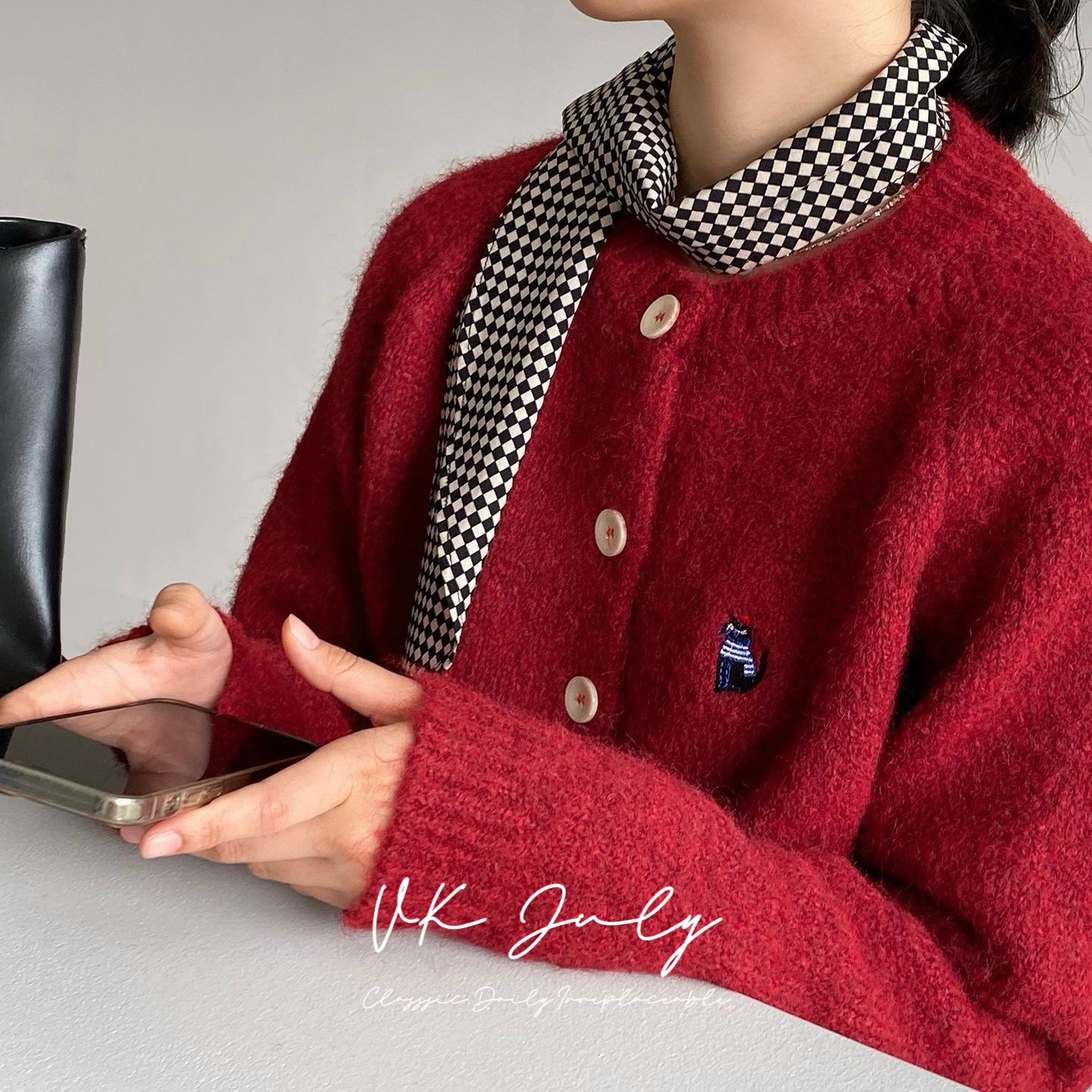 𝑽𝑲 𝑱𝒖𝒍𝒚｜刺繡小貓圓領針織毛衣（5 colors）