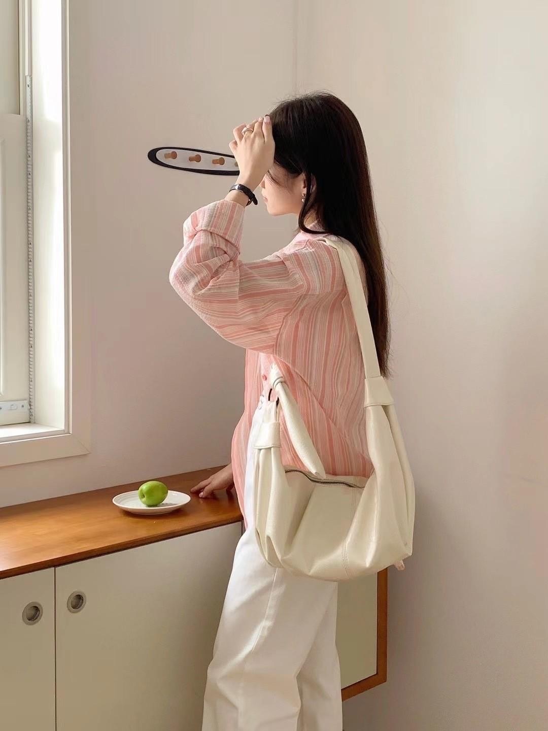 預購🤍 軟呼呼單肩餃子包包