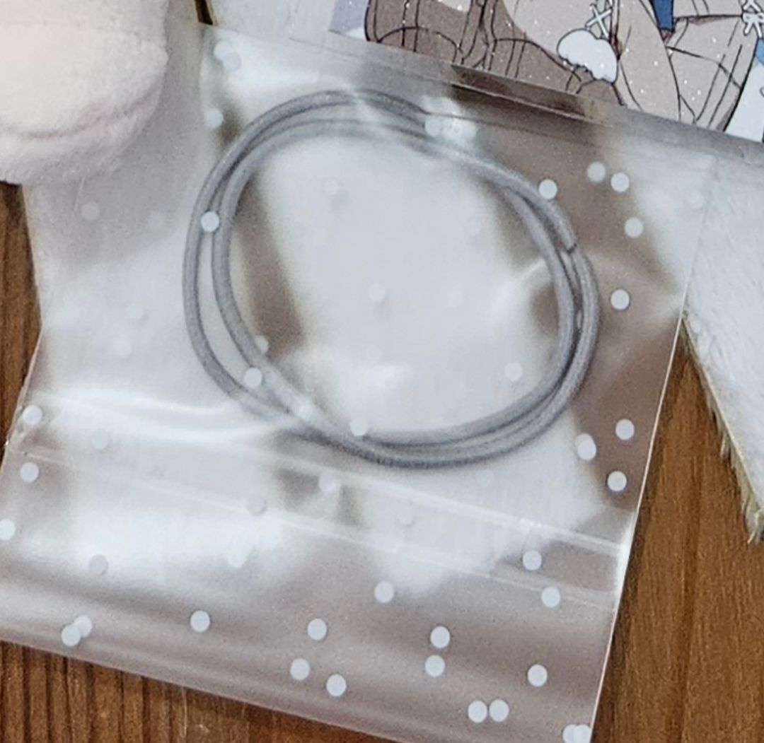 贈品髮圈（顏色隨機）