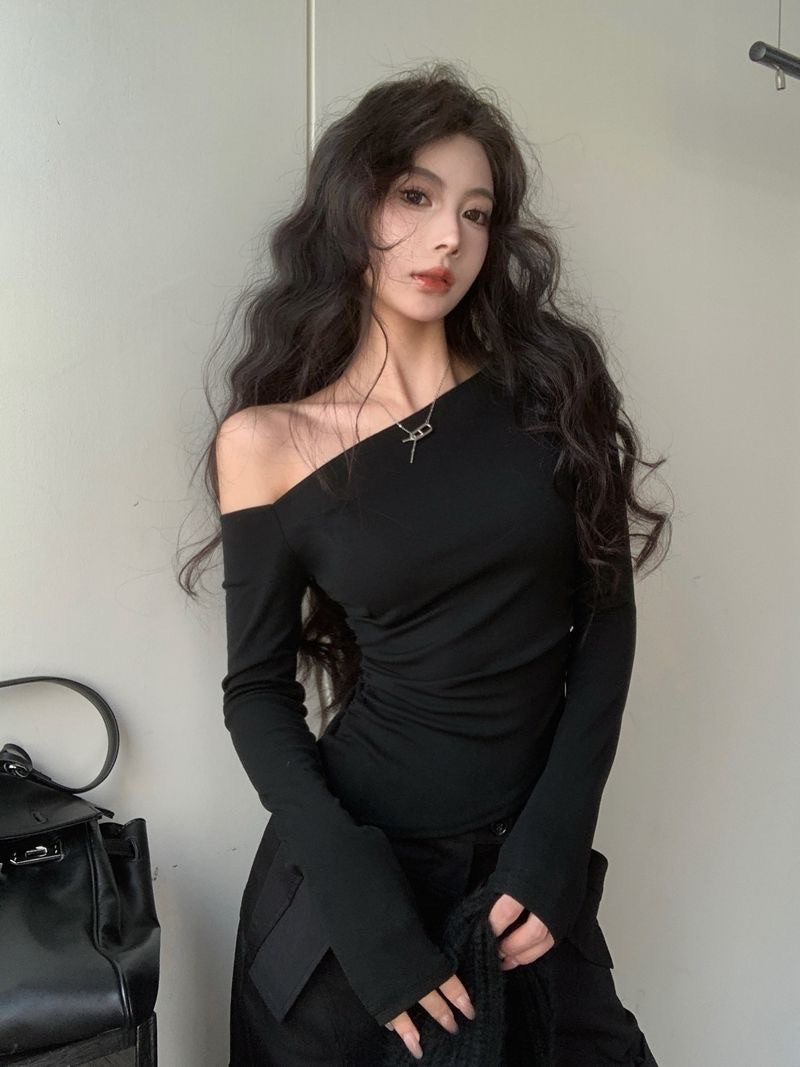 【加州辣妹】斜肩簡約風格黑色上衣