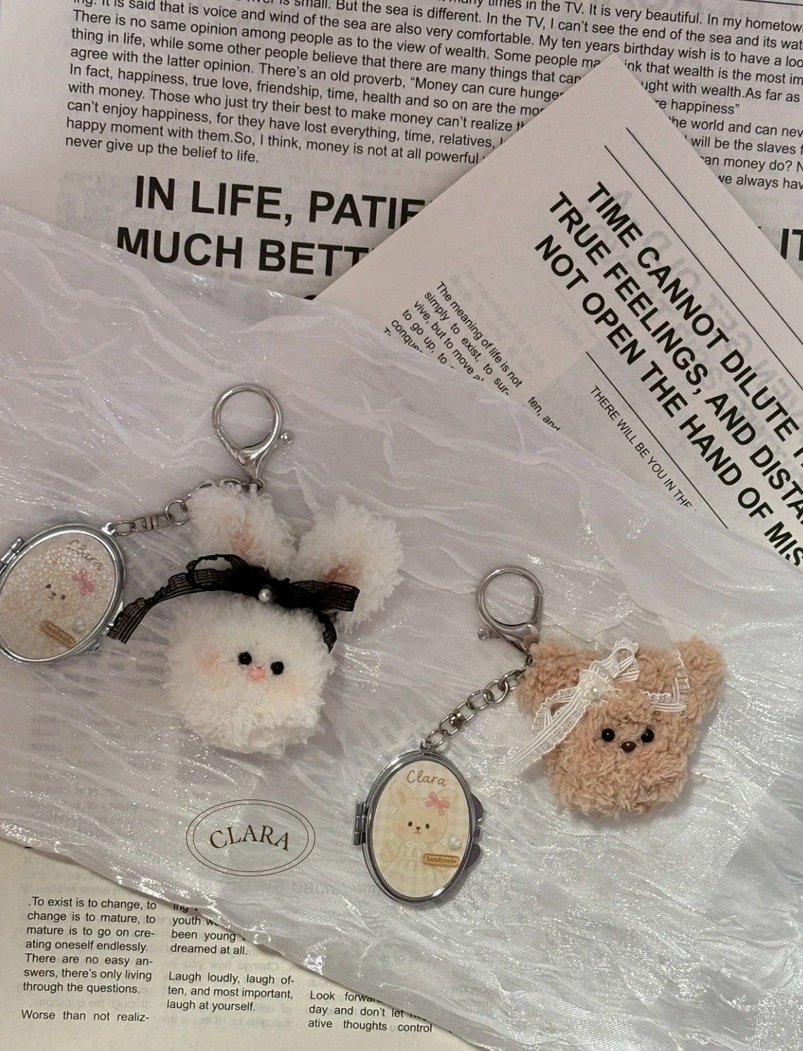 韓國流行手工製作毛料娃娃/包包吊飾/經典復古小圓鏡