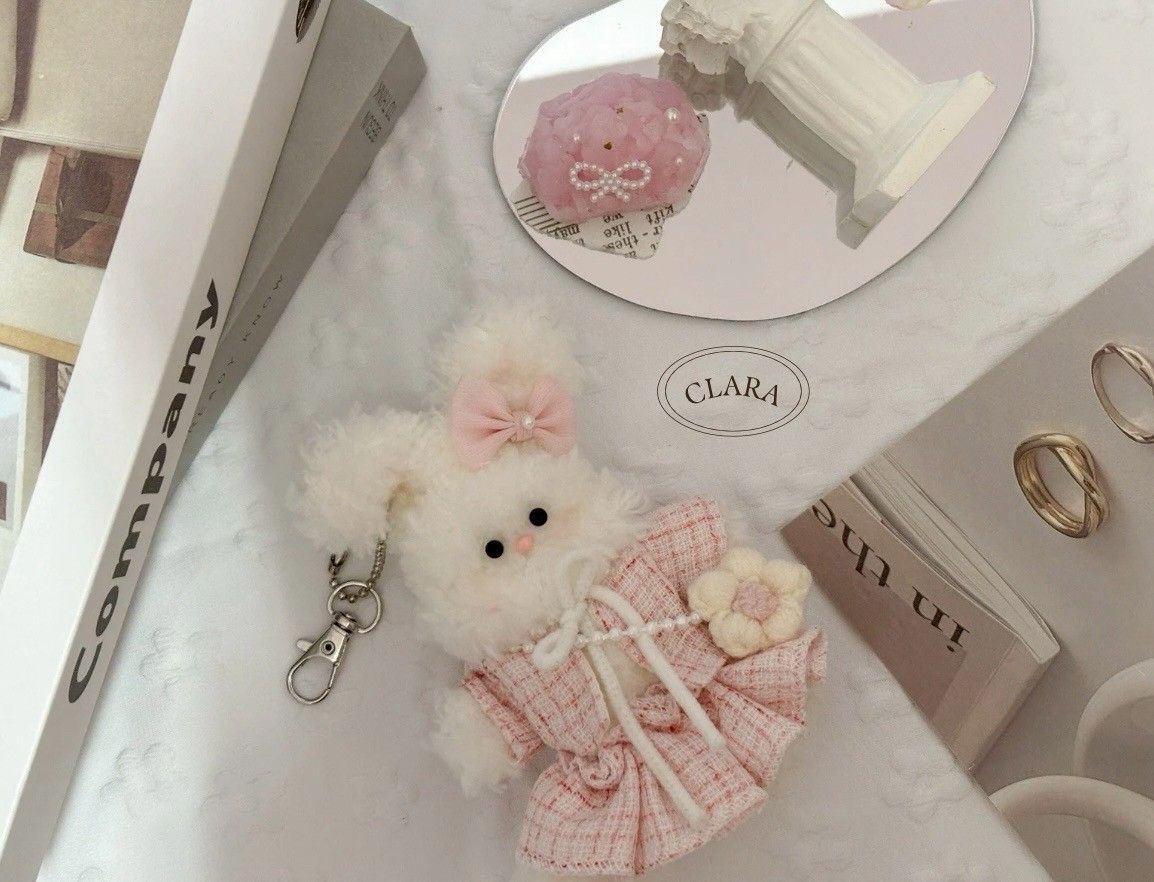 韓國流行手工製作毛料娃娃/包包吊飾/Rosé 花園午後兔
