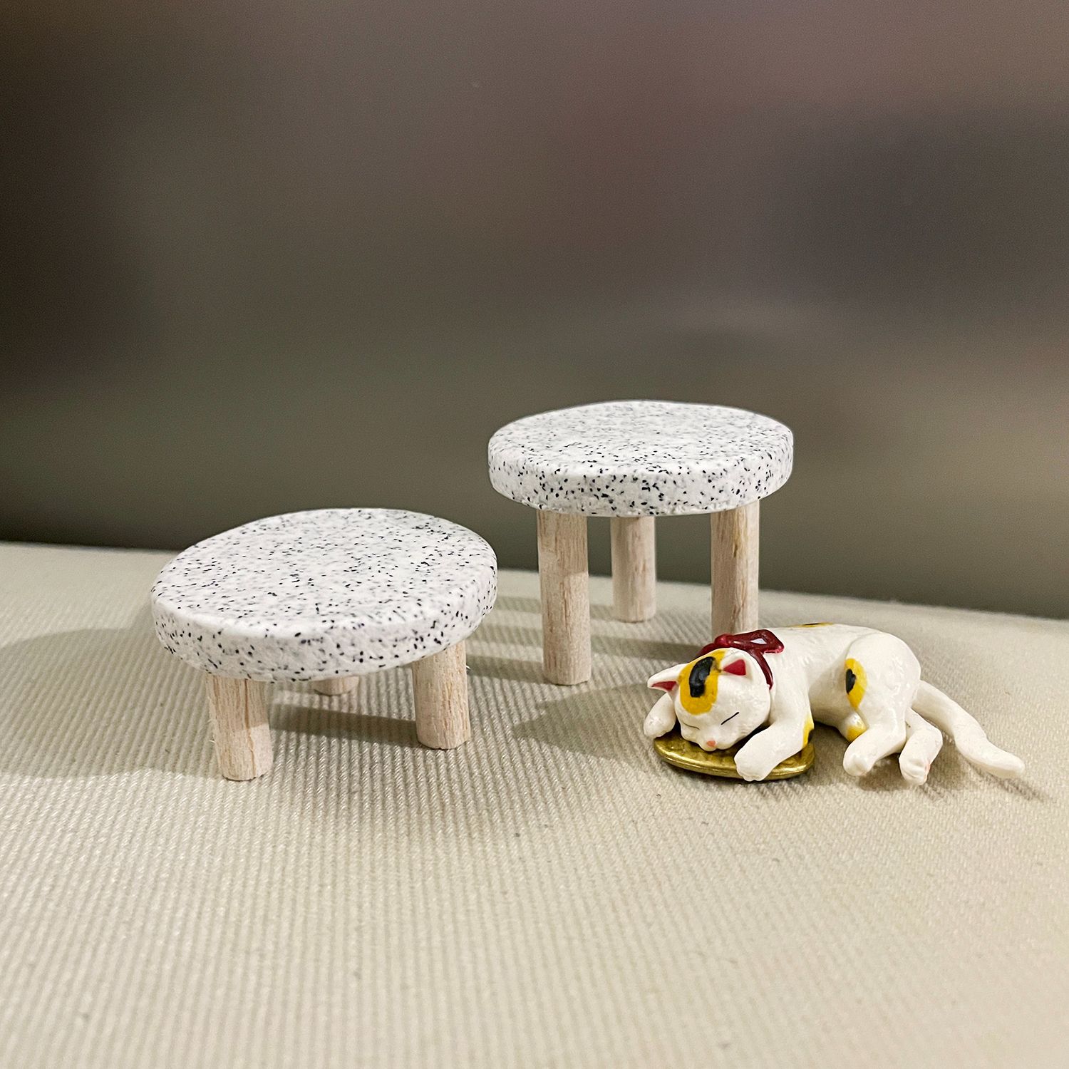【客製款商品】圓形三角展示桌2件組