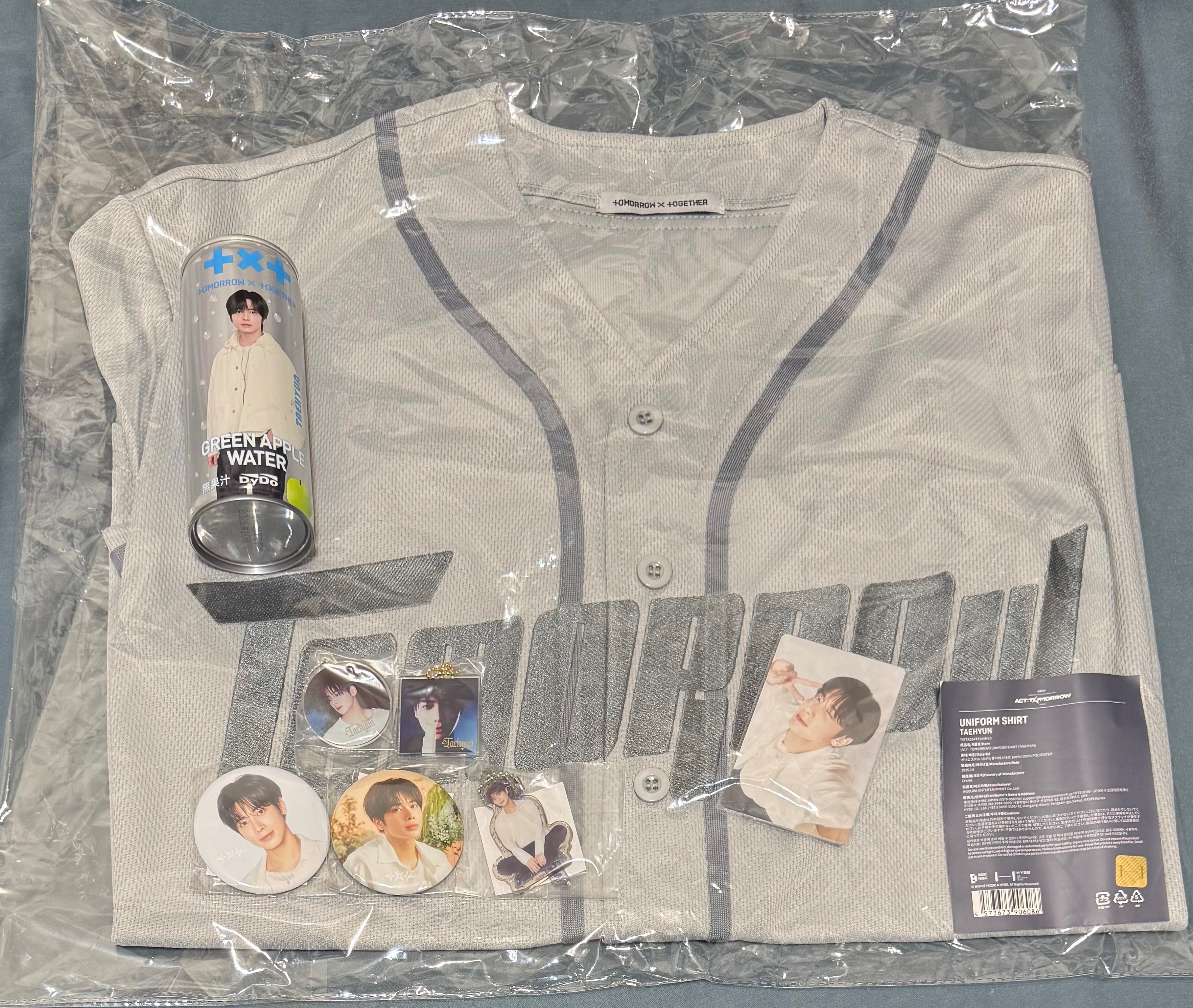 顯球衣+日巡扭蛋（2徽章+1吊飾）+日專扭蛋（2吊飾）