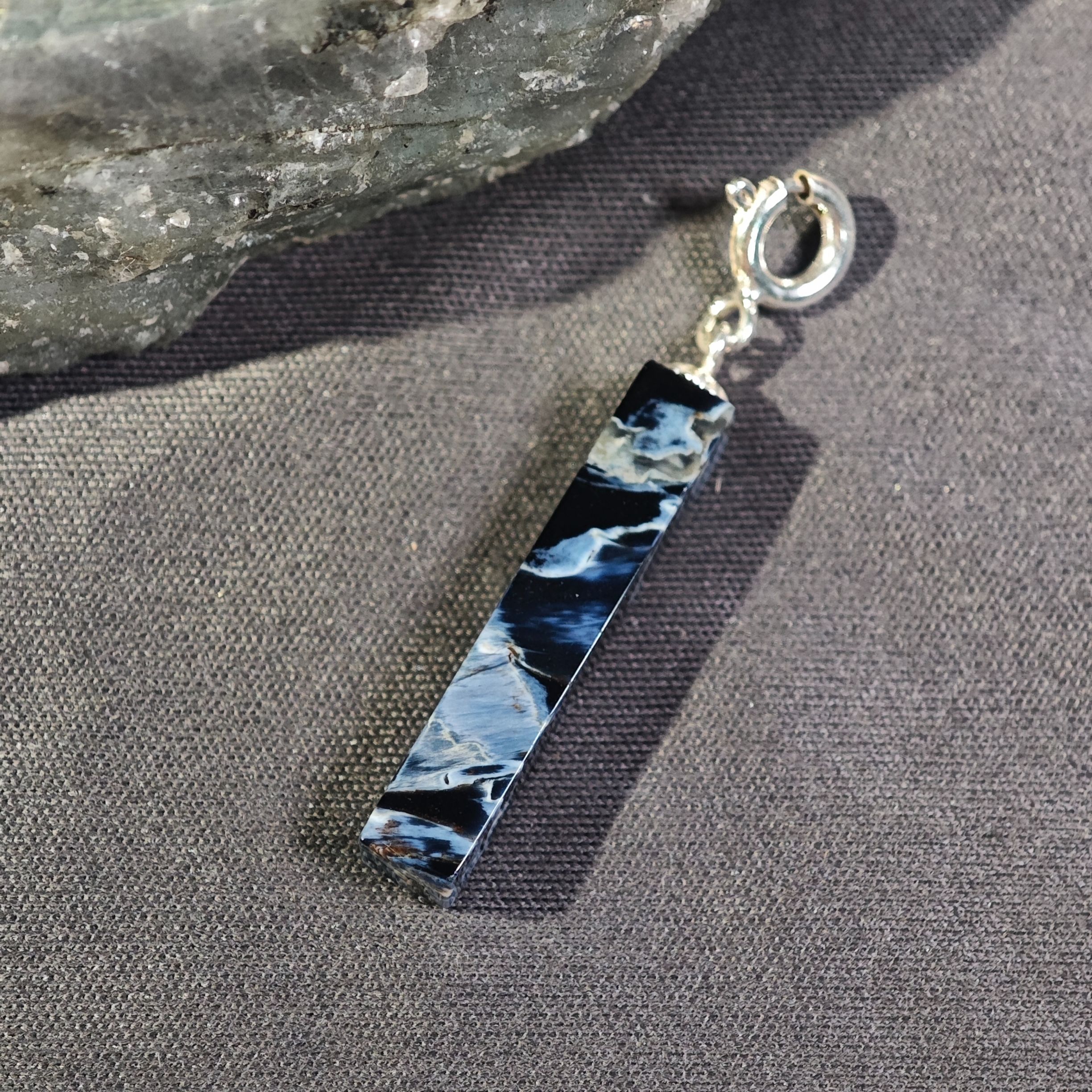 納米比亞彼得石深藍小長條吊墜