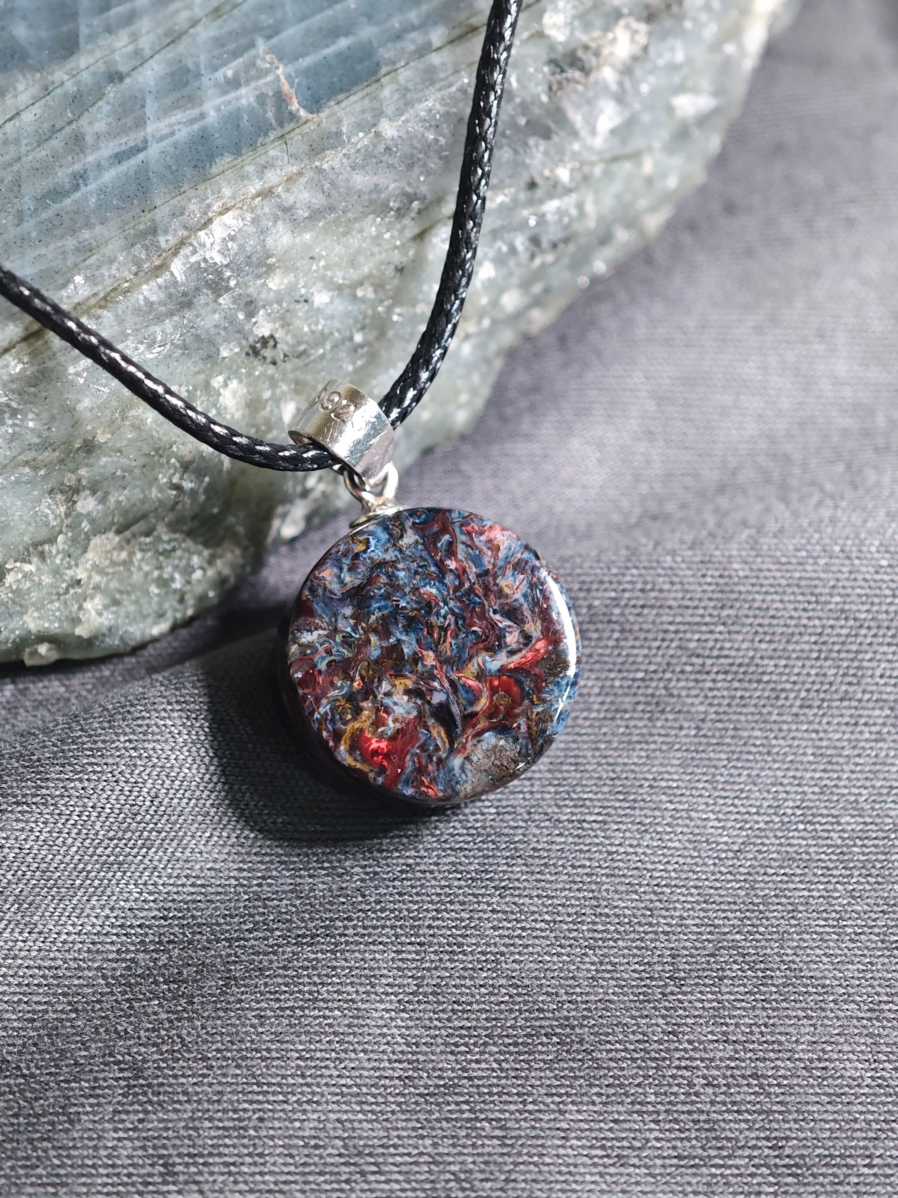 紅藍圓餅餅彼得石吊墜