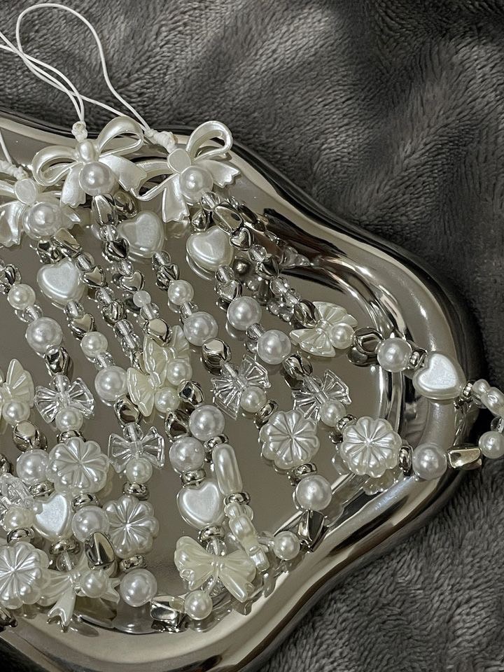 白色小蝴蝶結掛墜