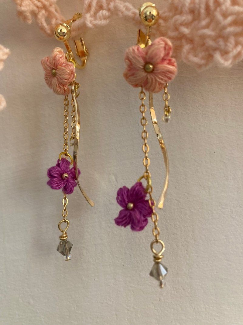 【手作飾品系列】 鉤針編織 跳色小花垂墜 夾式耳環