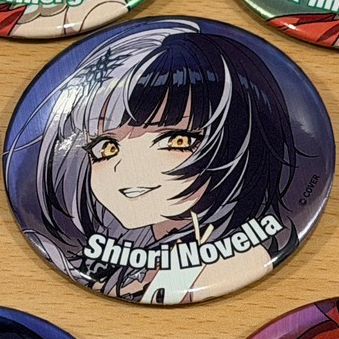 《Advent VS Justice》聯動主題餐廳 Shiori徽章