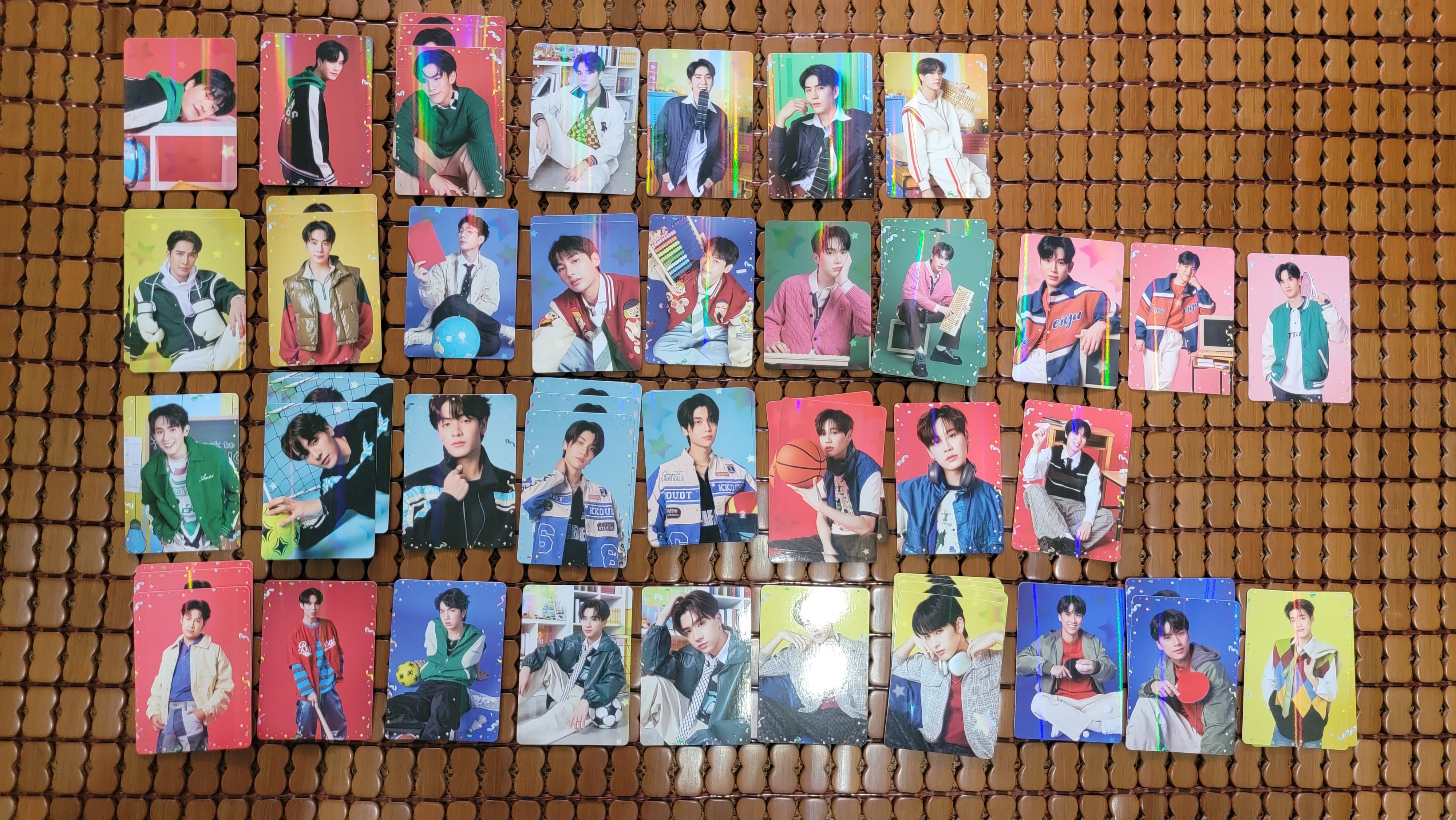 泰國10月書展隨機卡  （A）區綁其他10月卡任一，不可綁同為（A）區