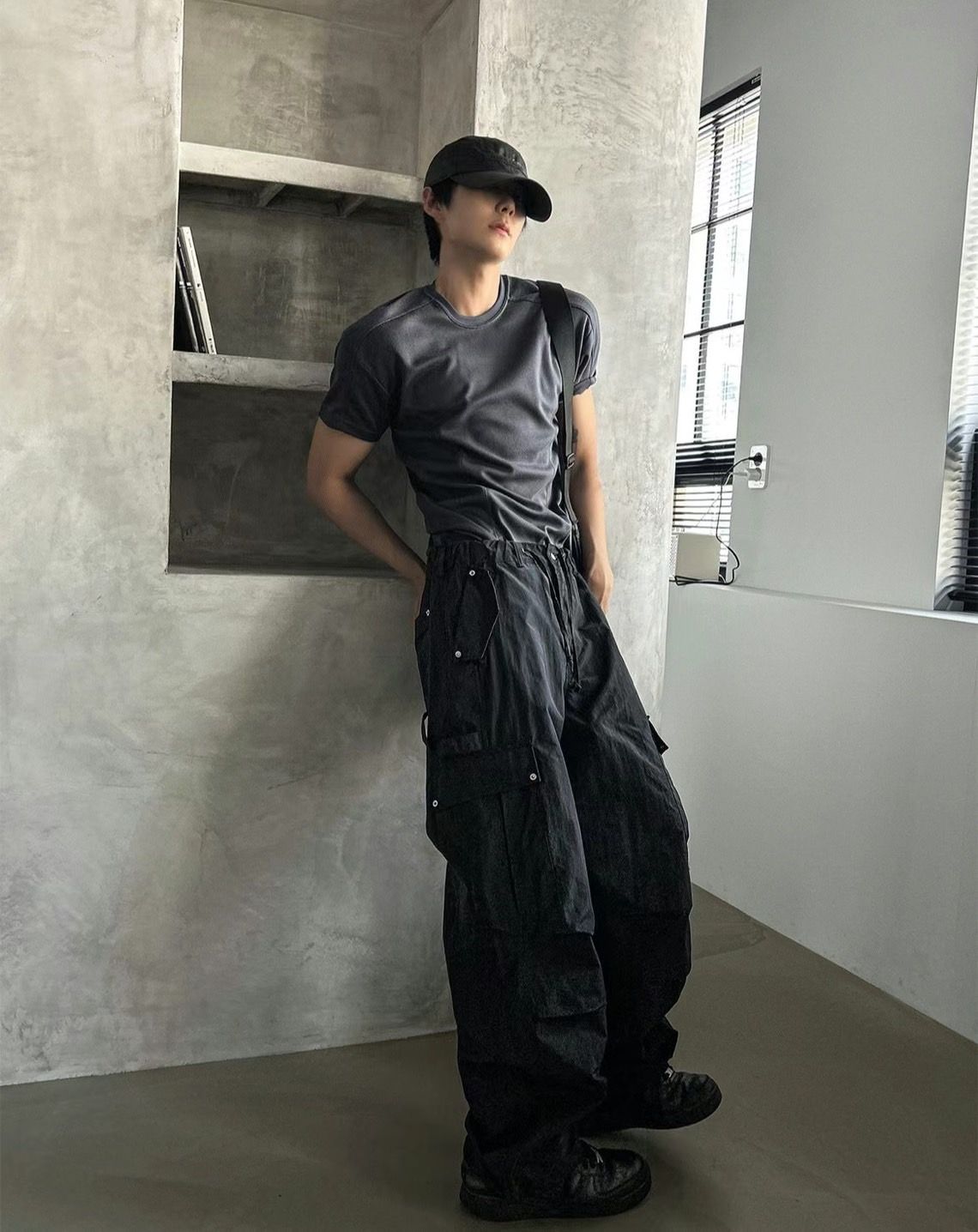 男裝💙LQ05韓國傘節翻口袋滑料工裝褲