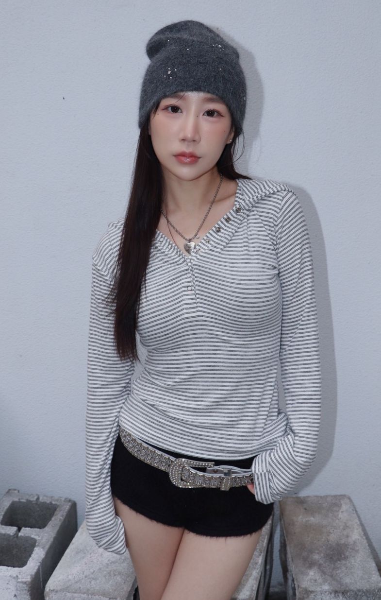 爆賣款-K5121501韓國條紋鐵釦彈性連帽上衣