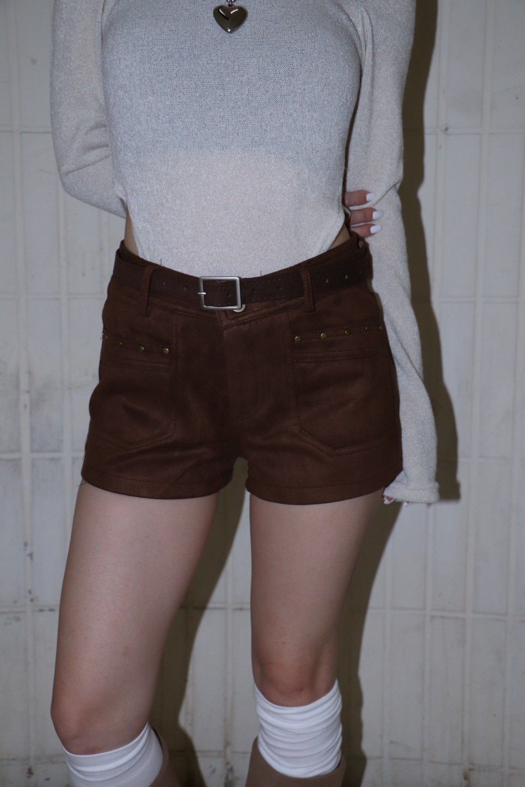 A258902釘釦麂皮短褲