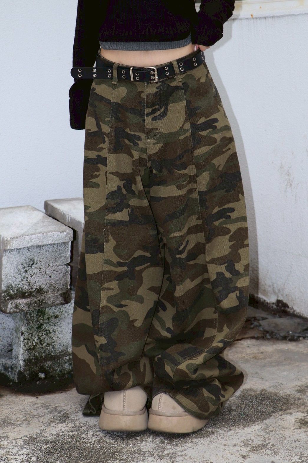 A251215附皮帶身迷彩彎刀落地褲