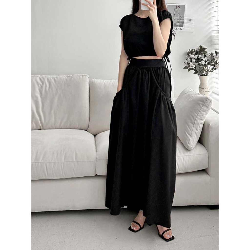 ￼現貨售完不補ෆ🏷ʏᴜɴᴀ’s ·韓國代購🇰🇷溫柔縮口側邊綁帶長裙