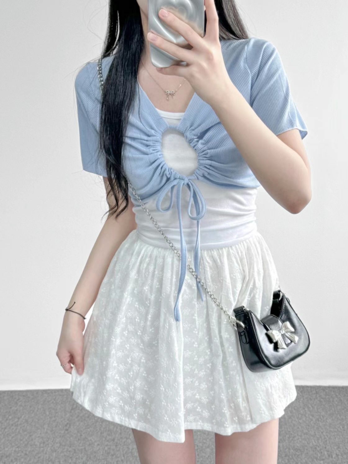 ￼現貨+預購🏷ʏᴜɴᴀ’s ·韓國代購🇰🇷 簍空繞脖兩件式上衣set