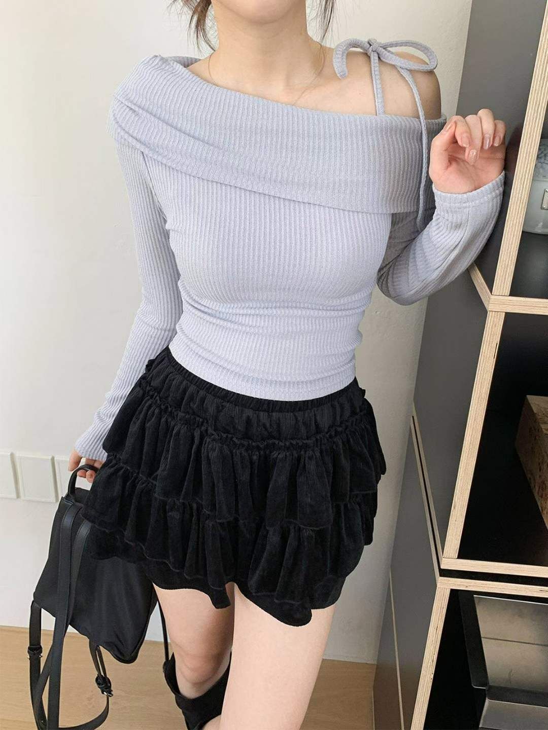 🏷ʏᴜɴᴀ’s ·正韓代購🇰🇷斜繫輕語🎀露肩翻領綁帶針織長袖上衣