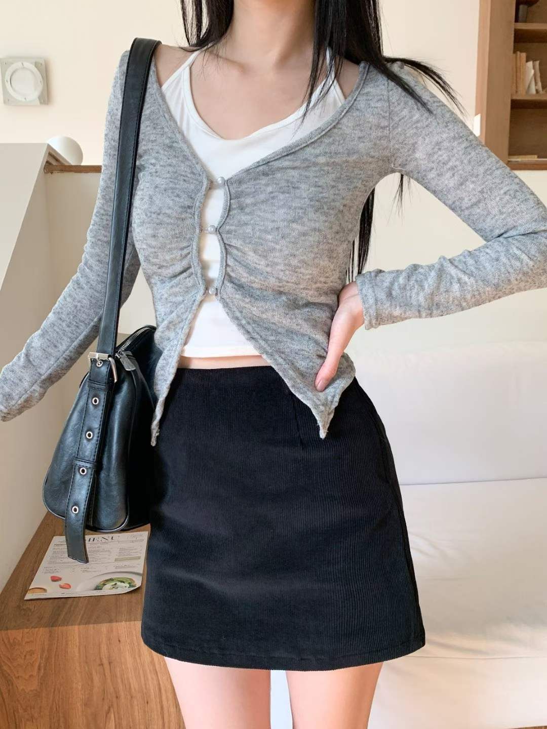 現貨+預購ෆʏᴜɴᴀ’s ·正韓代購🇰🇷柔序捲曲🫧假兩件交叉繞脖長袖上衣