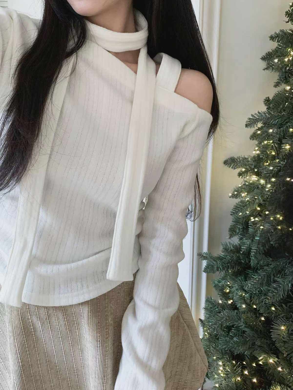 現貨+預購ෆ🏷ʏᴜɴᴀ’s ·正韓代購🇰🇷柔霧肩光☁️斜肩抓皺微刷毛長袖上衣+脖圍set