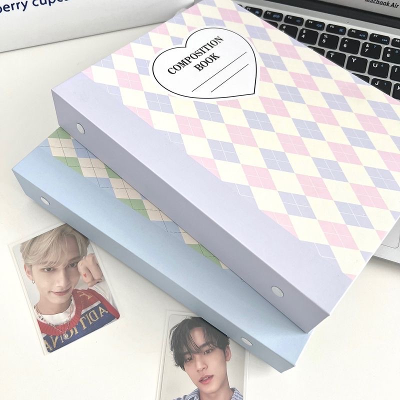 奶油色菱格纹四宫格活页卡册