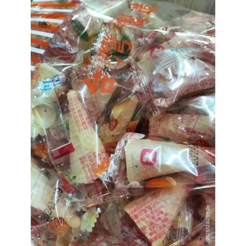 甜筒軟糖 冰淇淋軟糖 水果風味 奶素、 哈哈球巧克力、友僑採紅軟糖  水果口味、森永牛奶糖