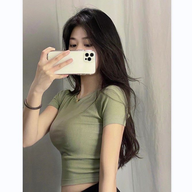 顯白短版上衣