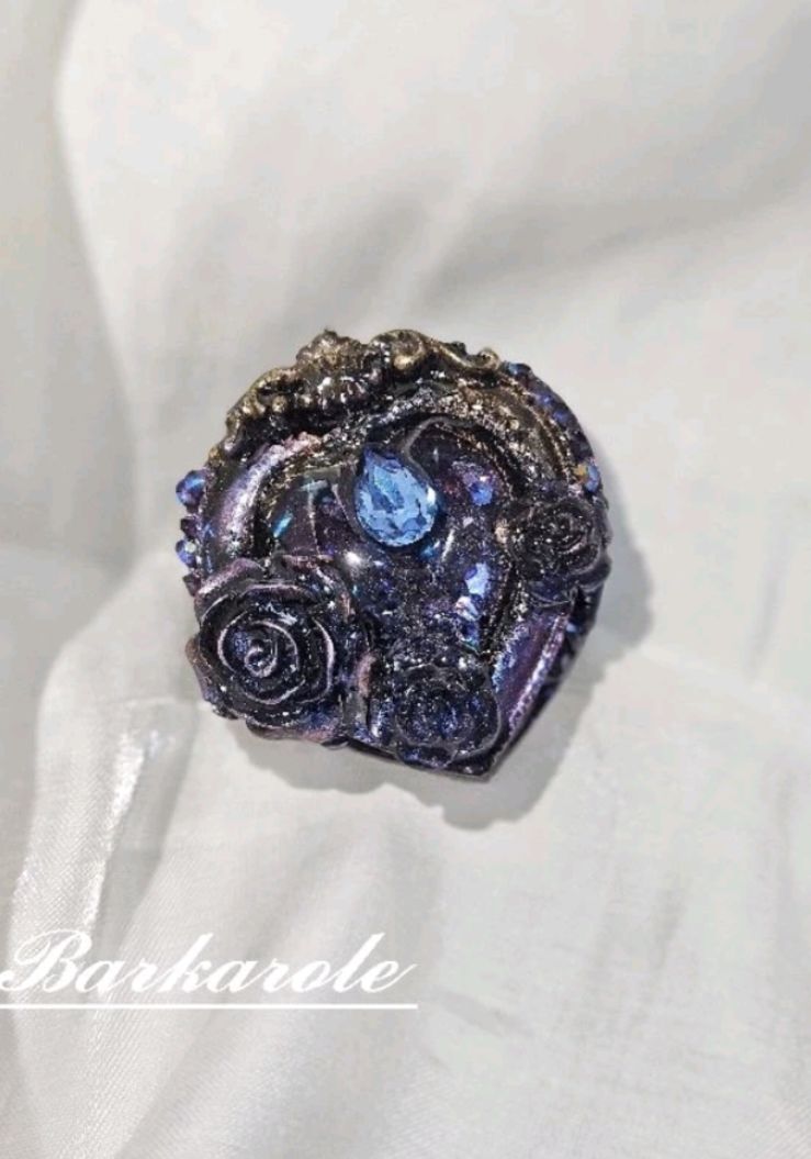 〔Barkarole🥀〕預購 〔夢魘〕 手工滴膠流沙吊飾  ｜heart shaker、收藏、送禮