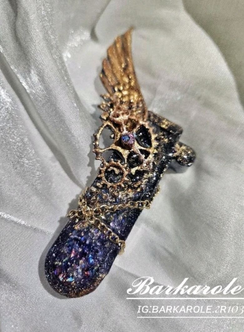 〔Barkarole🥀〕預購 [月深星眠系列-星翼輝煌✨️]手工滴膠流沙吊飾 ｜收藏、送禮